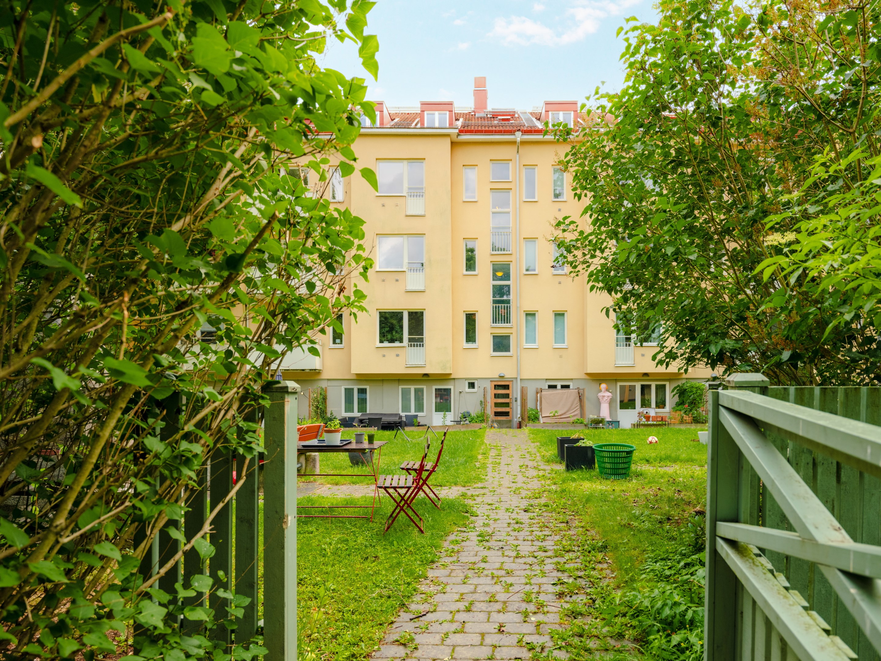 Bostadsbild från Lötmogatan 7, Till salu i Midsommarkransen, Stockholm