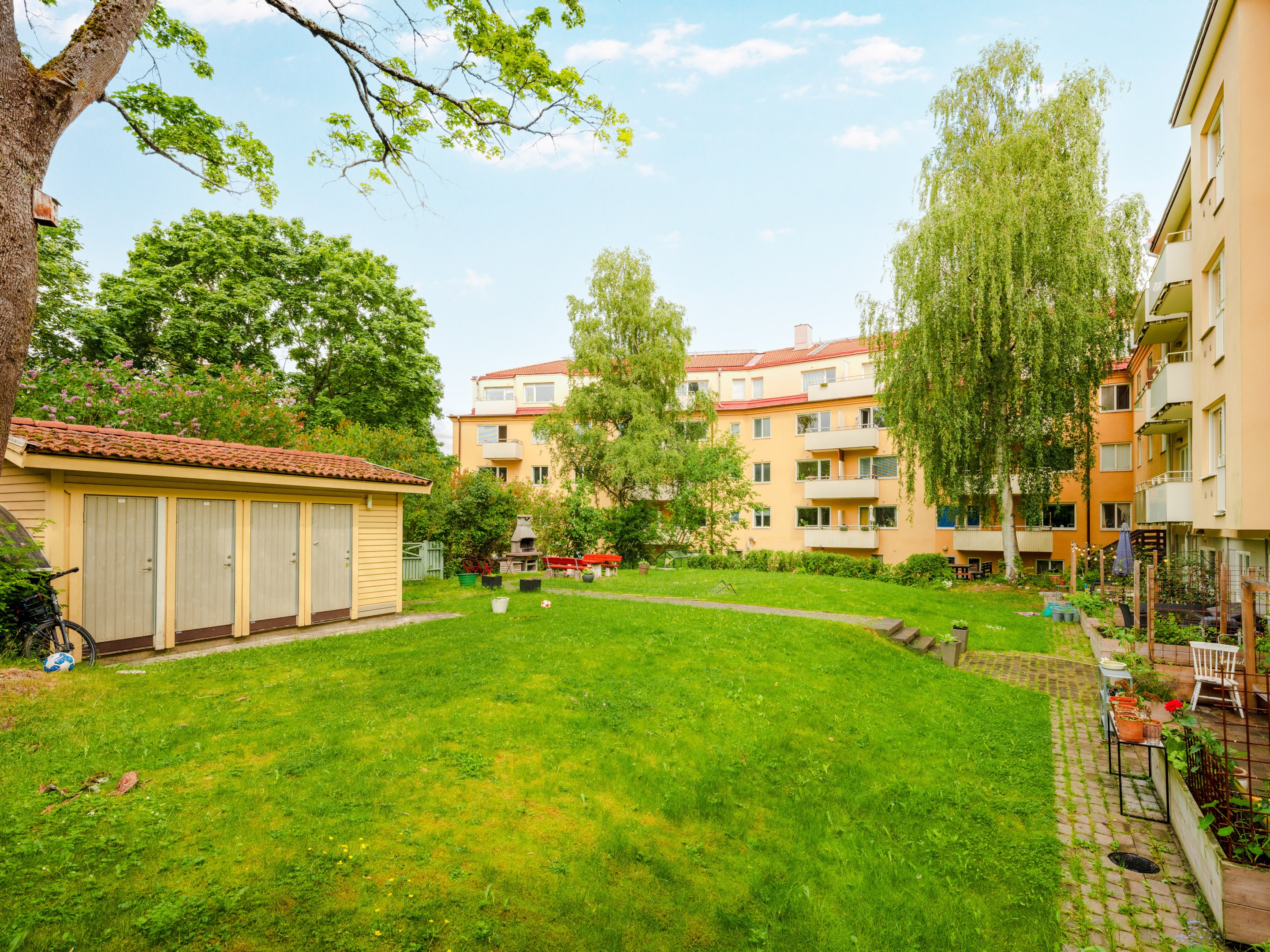 Bostadsbild från Lötmogatan 7, Till salu i Midsommarkransen, Stockholm