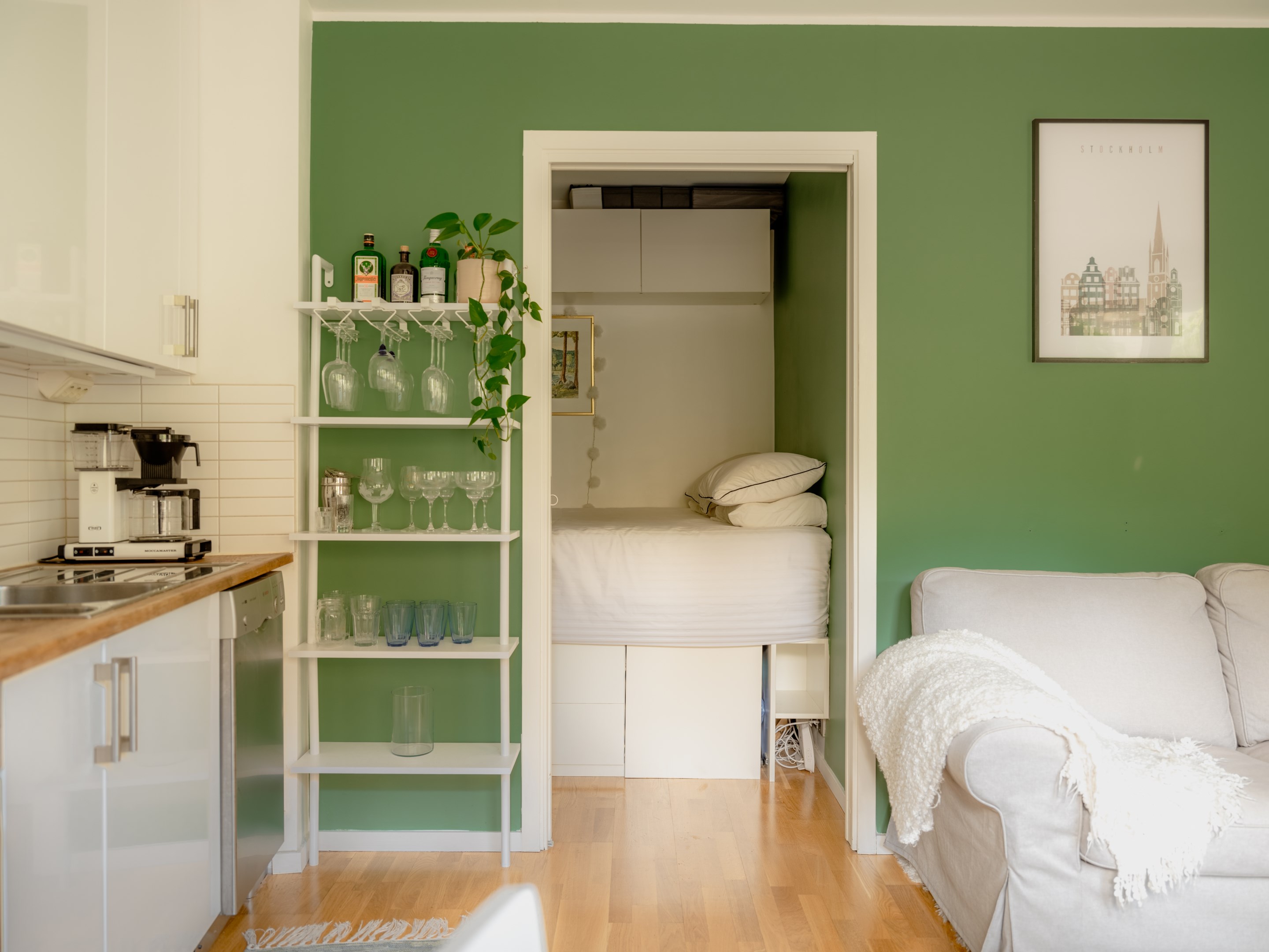 Bostadsbild från Lötmogatan 7, Till salu i Midsommarkransen, Stockholm
