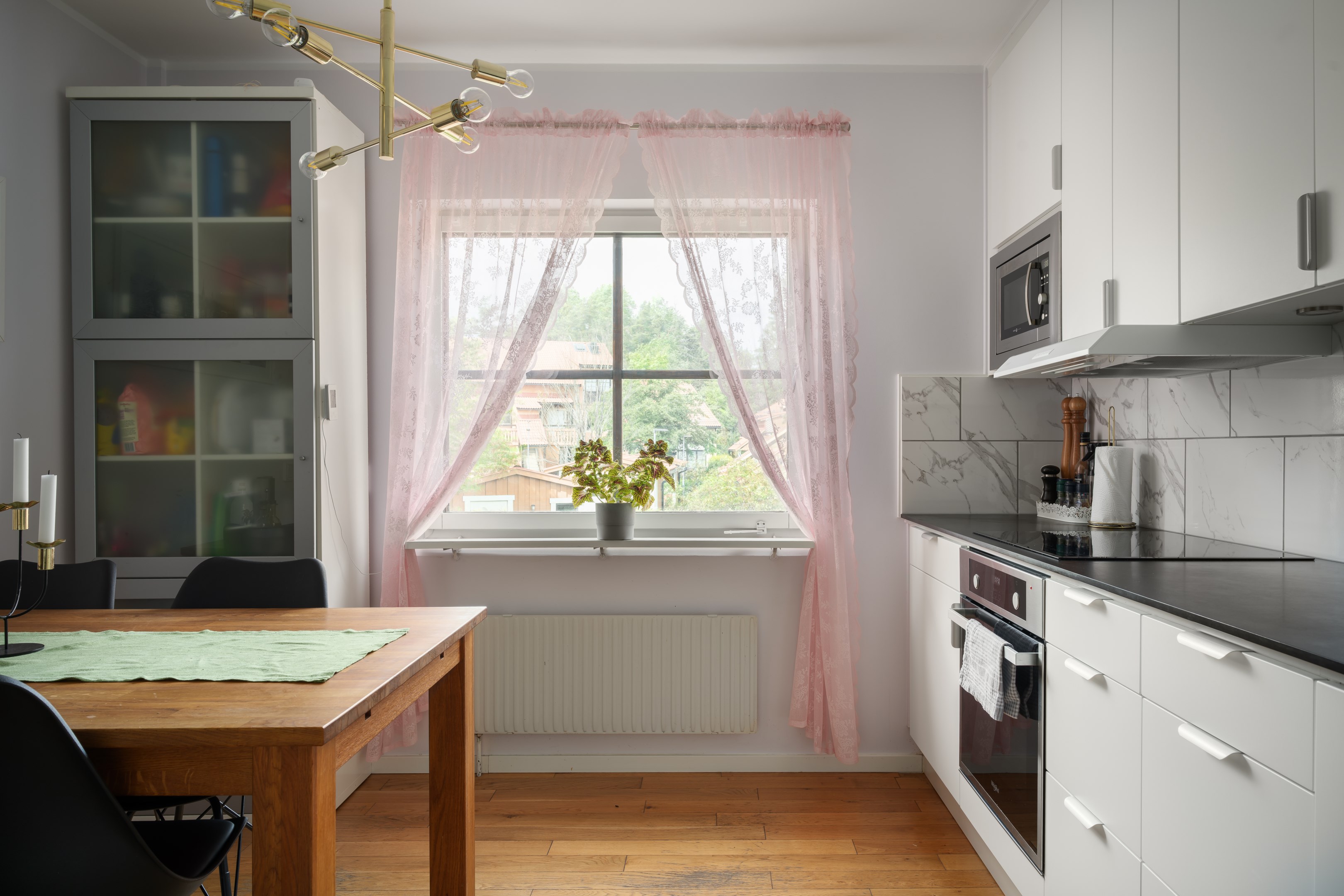 Bostadsbild från Storholmsvägen 70, Till salu i Östra Orminge, Nacka