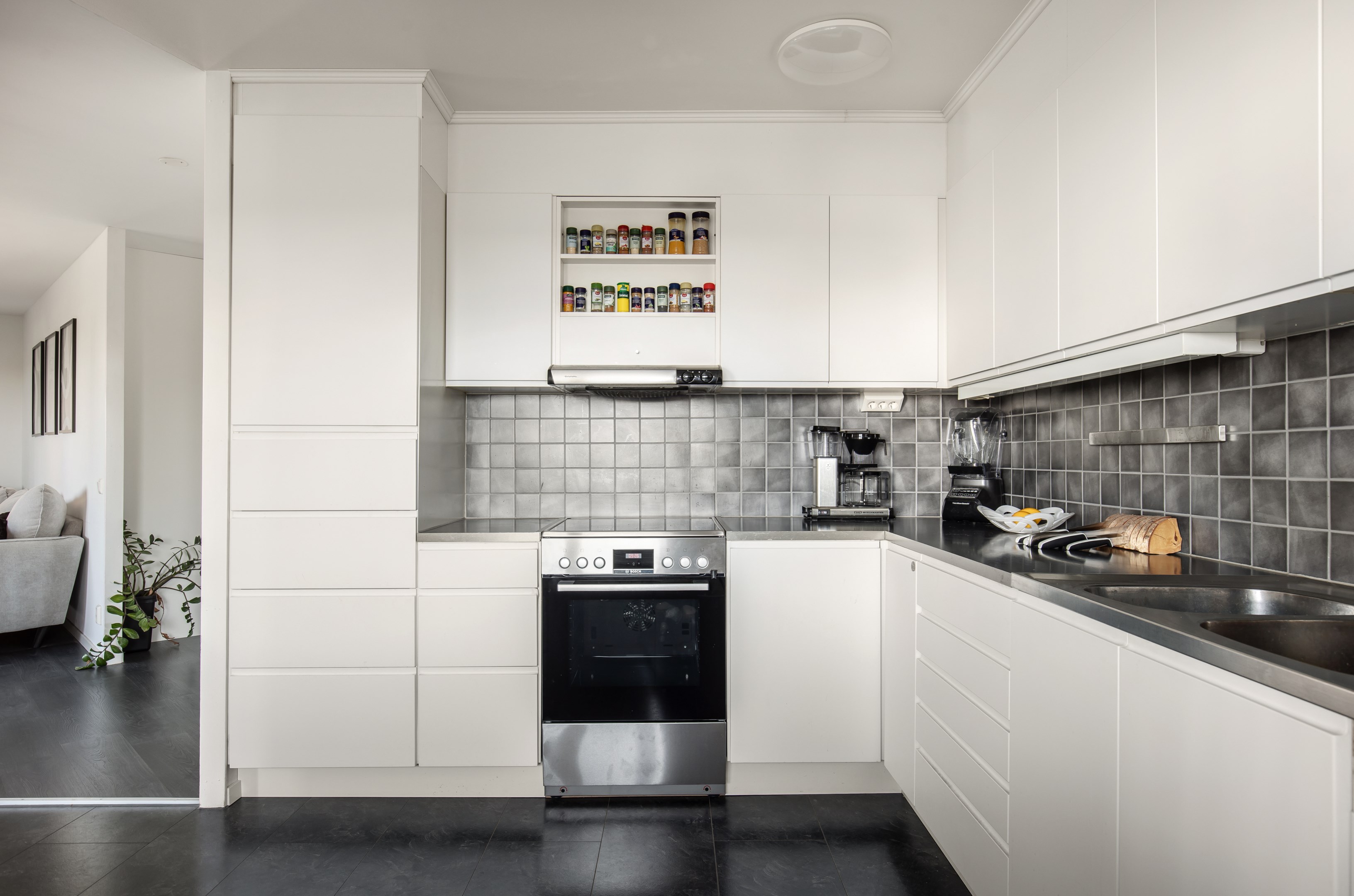 Bostadsbild från Skogalundsklippan 26, Till salu i Skogalund, Nacka