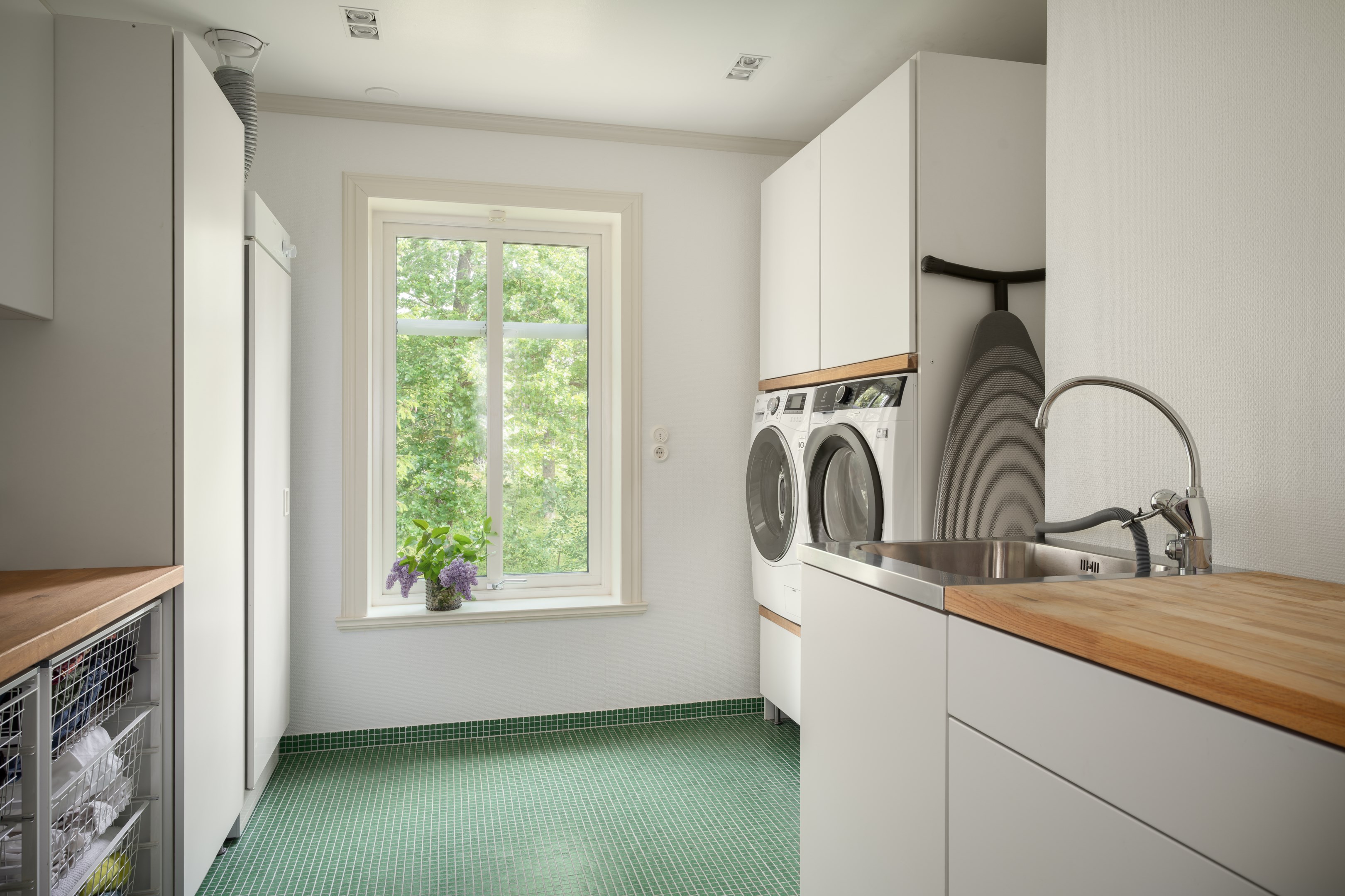 Bostadsbild från Grävlingsbergsvägen 7, Till salu i Kummelnäs, Nacka