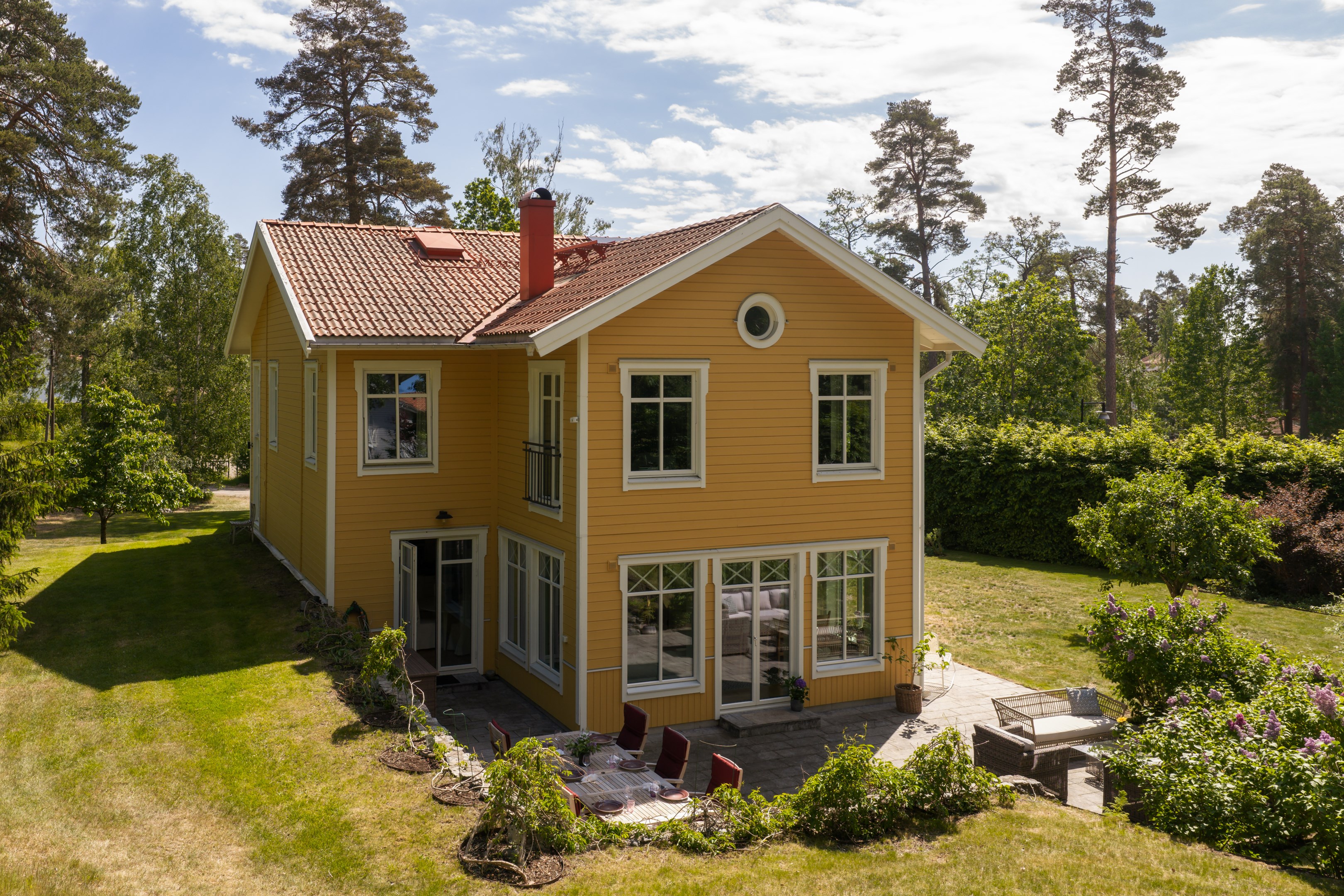 Bostadsbild från Grävlingsbergsvägen 7, Till salu i Kummelnäs, Nacka