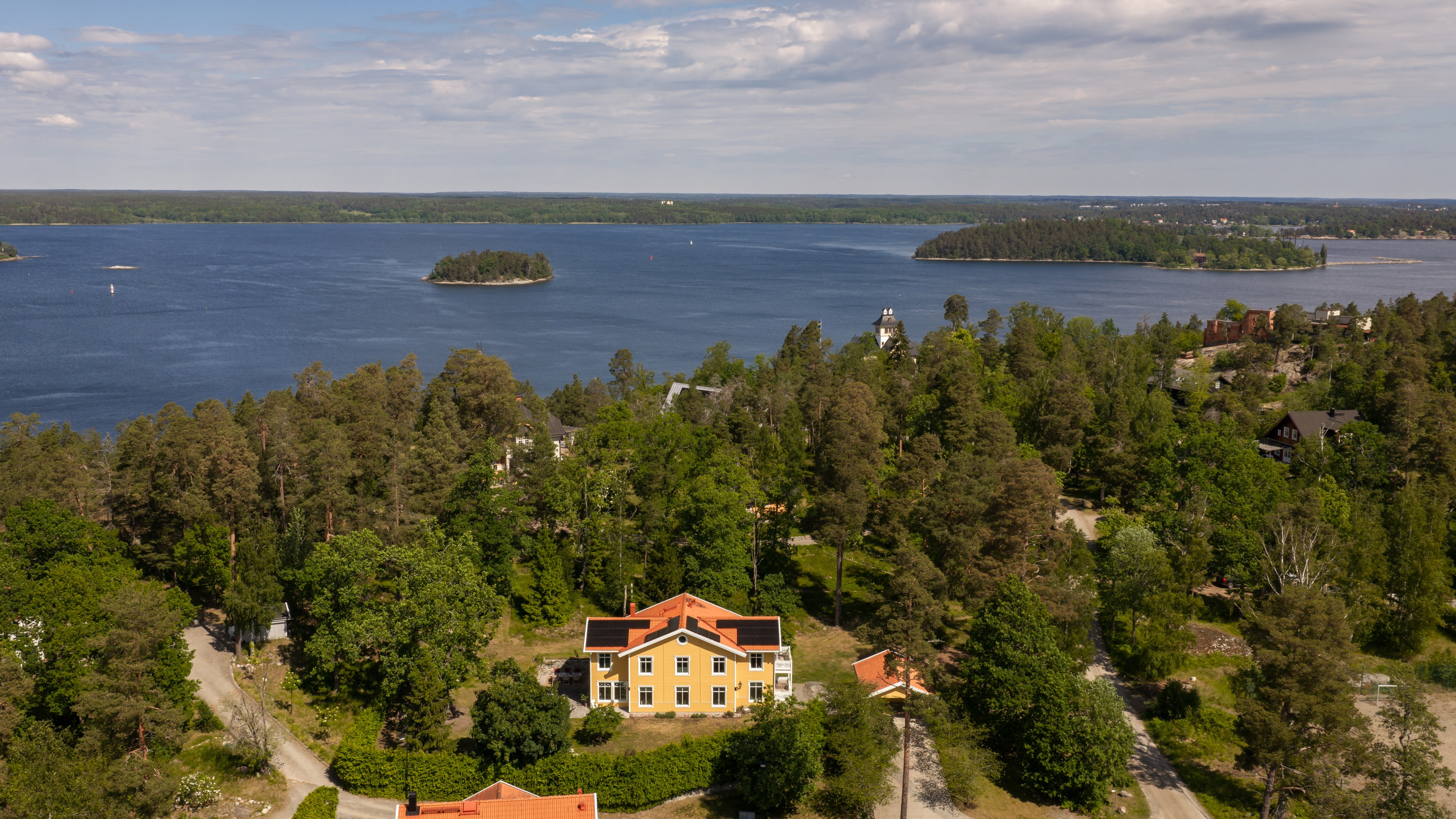 Bostadsbild från Grävlingsbergsvägen 7, Till salu i Kummelnäs, Nacka