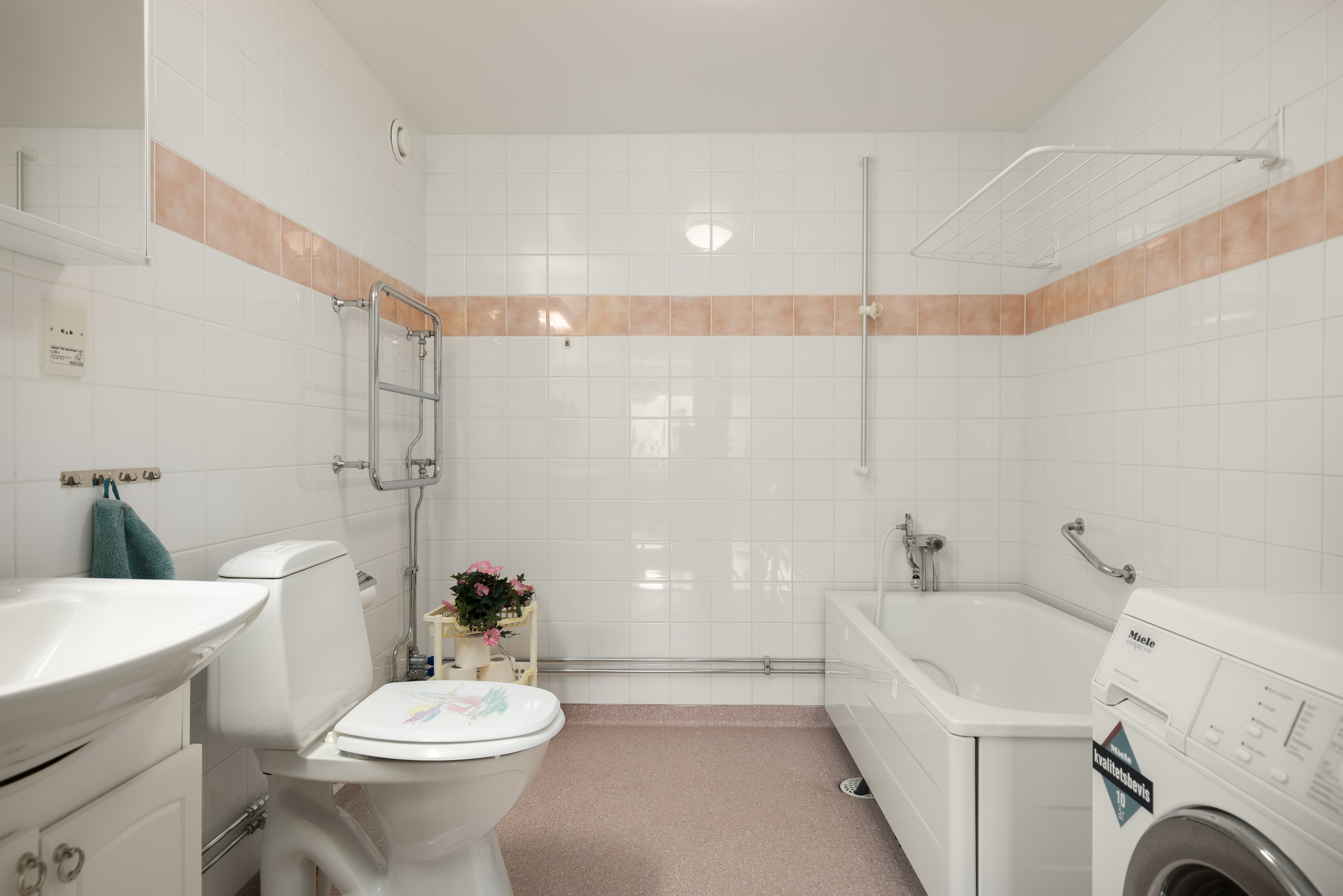 Bostadsbild från Bergmossevägen 6, 4 vån, Såld i Gustavsberg - Holmviksskogen, Värmdö