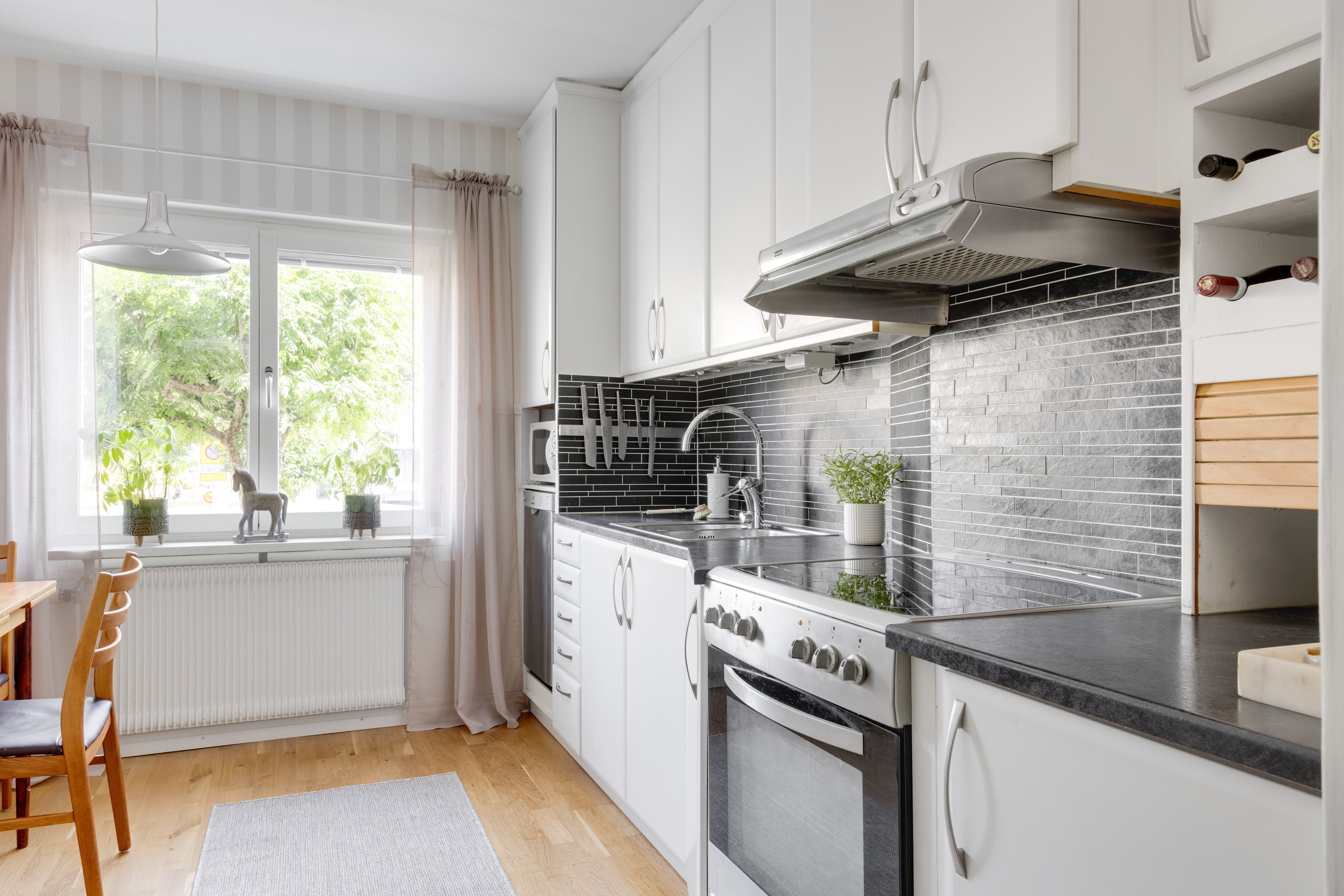 Bostadsbild från Årstagatan 19A, Till salu i Salabacke, Uppsala