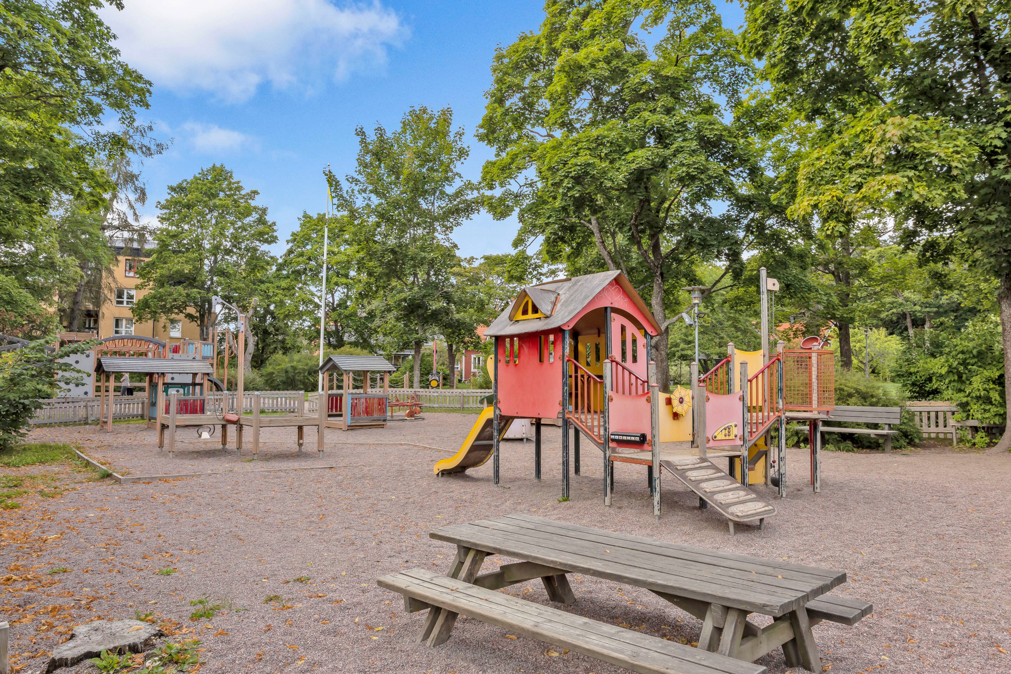 Bostadsbild från Lings väg 53, Till salu i Ling, Uppsala