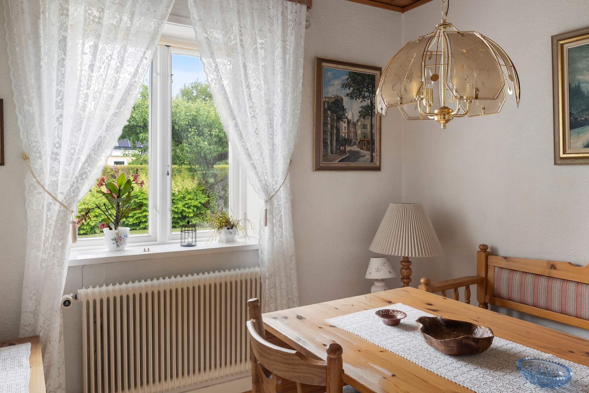 Utsikt mot trädgården