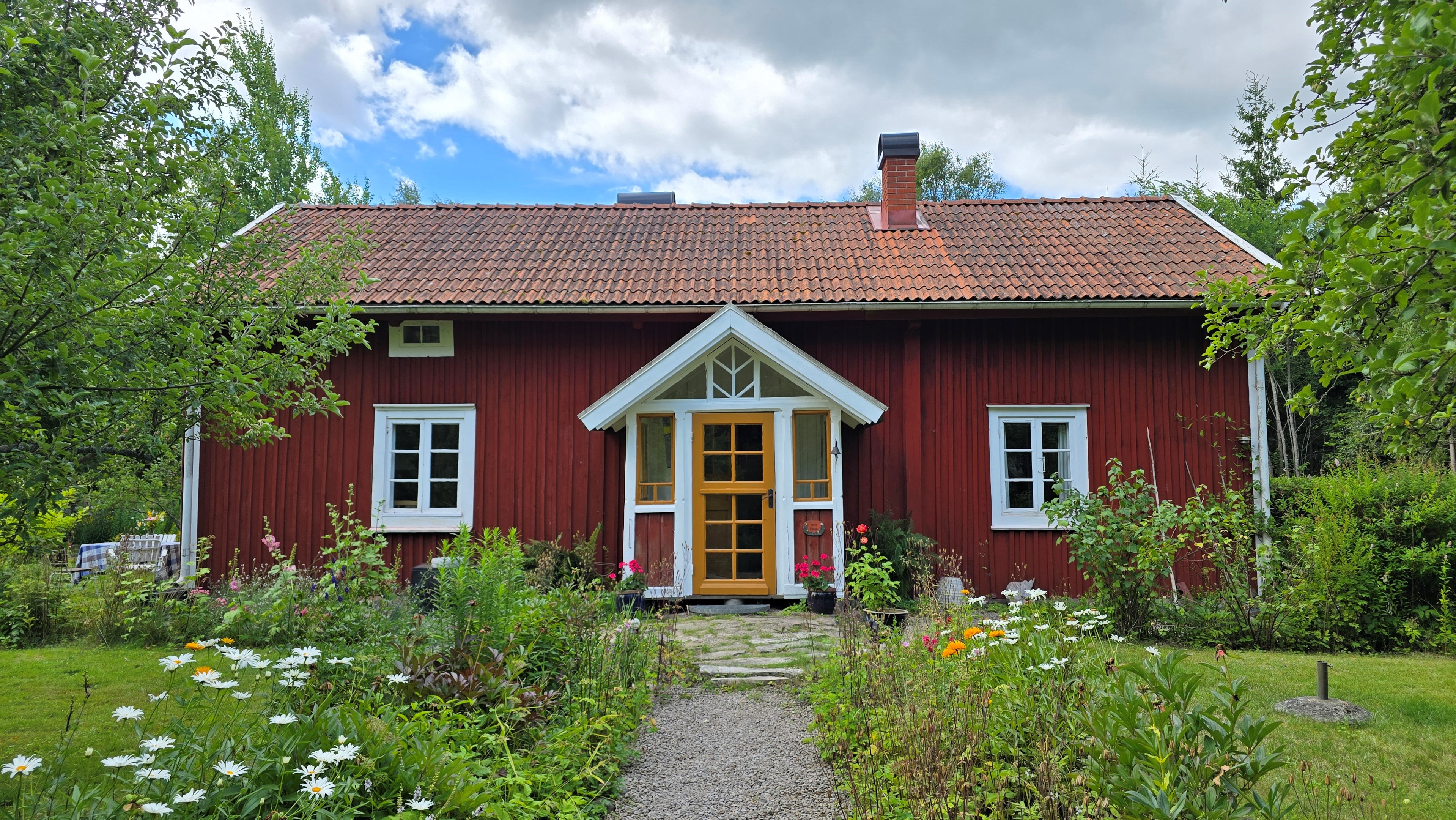 001 1_hus_framsida-med-entreveranda