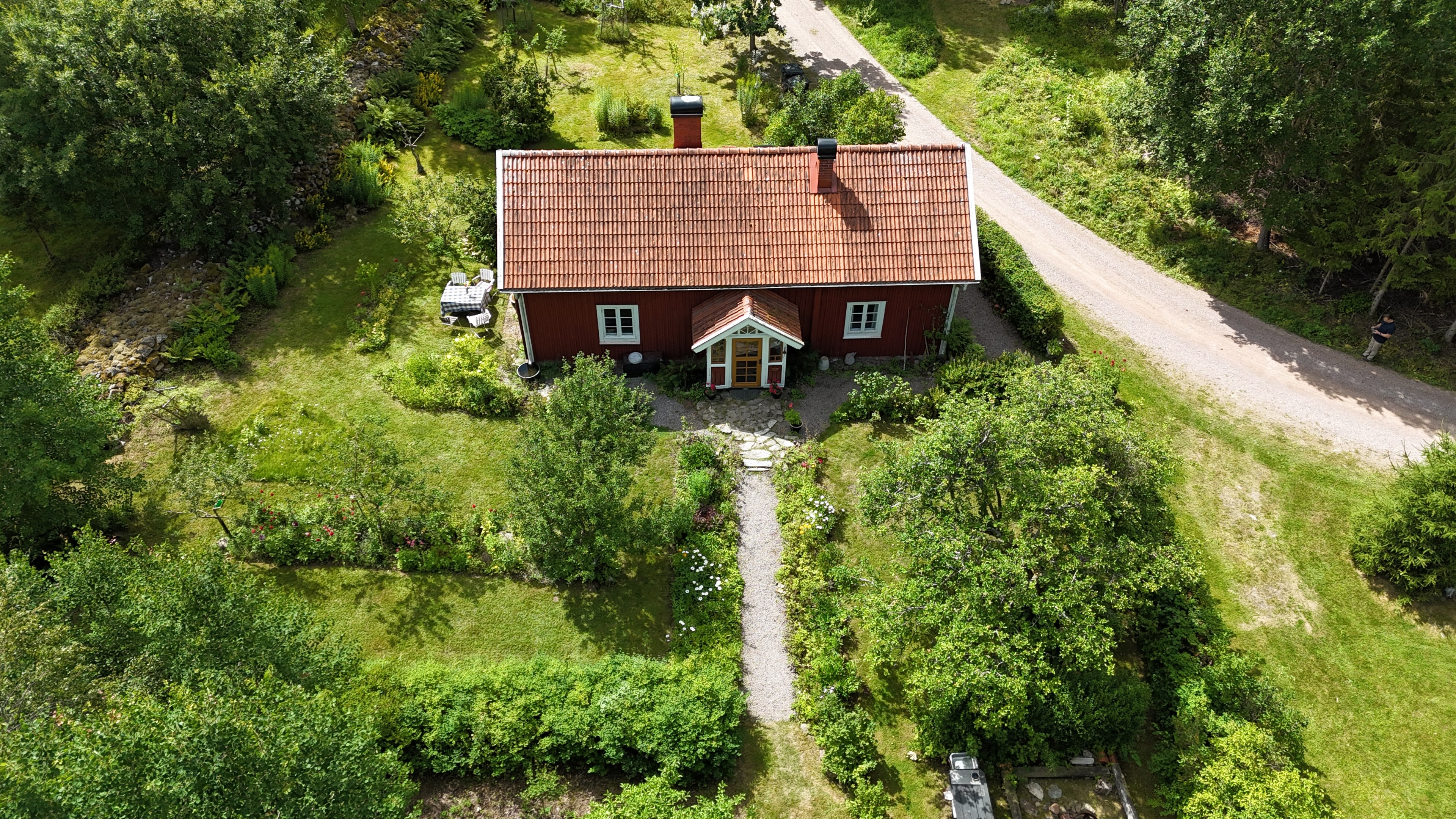 023 2_dronhus_dronare-framsida-snett