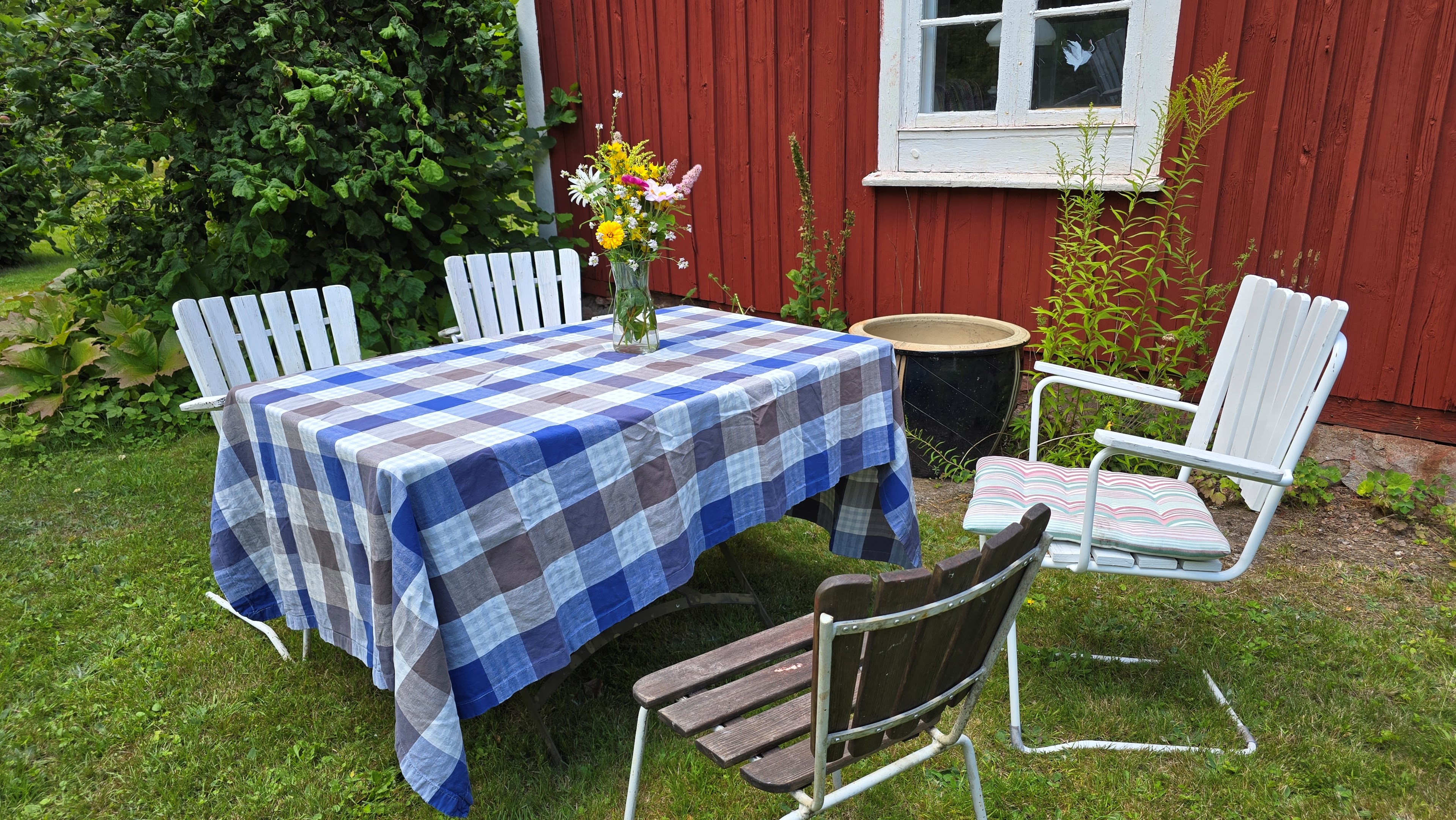 011 1_hus_utemobler-vid-gaveln