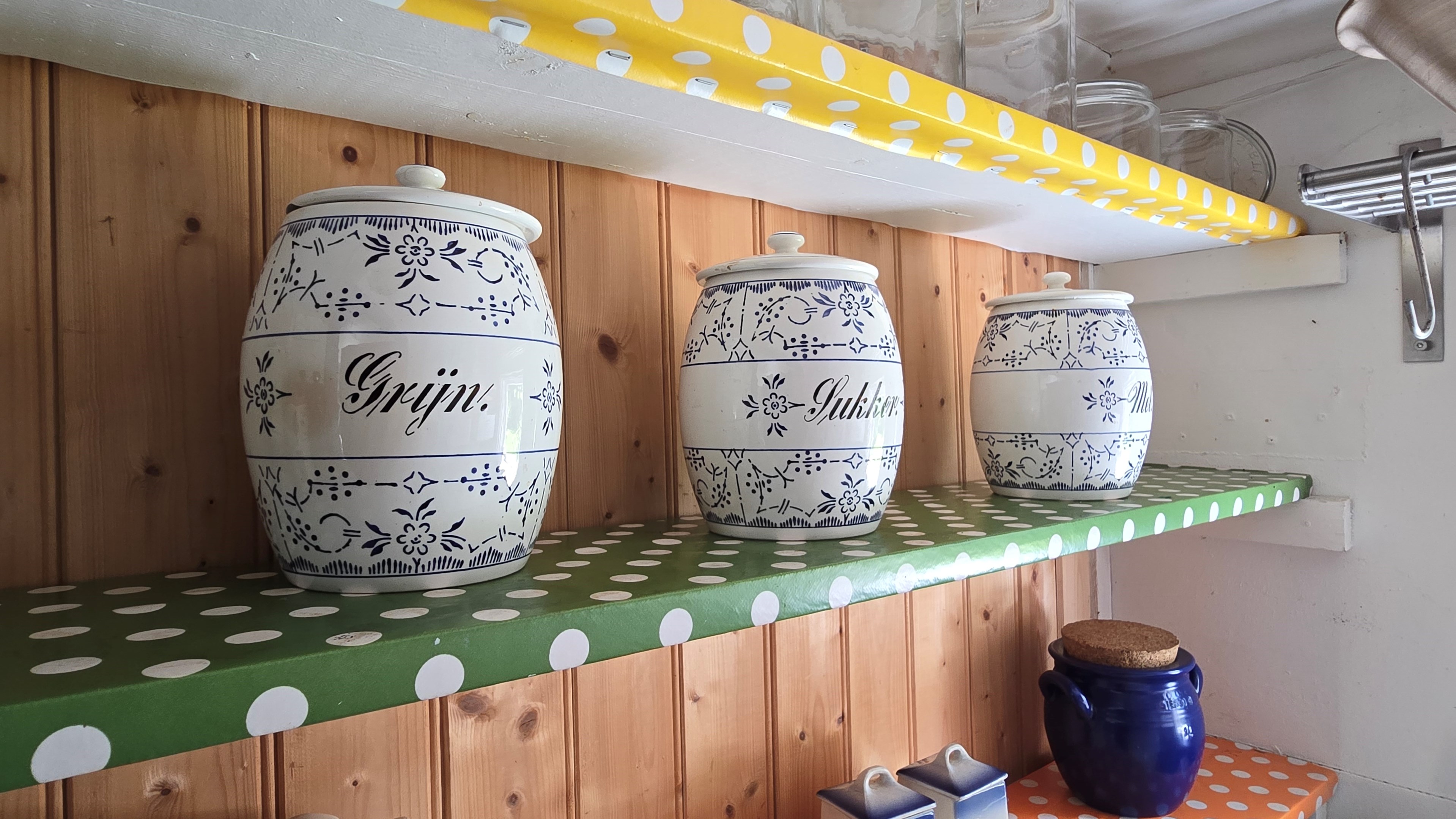 048 4_interior_skafferi-hyllor