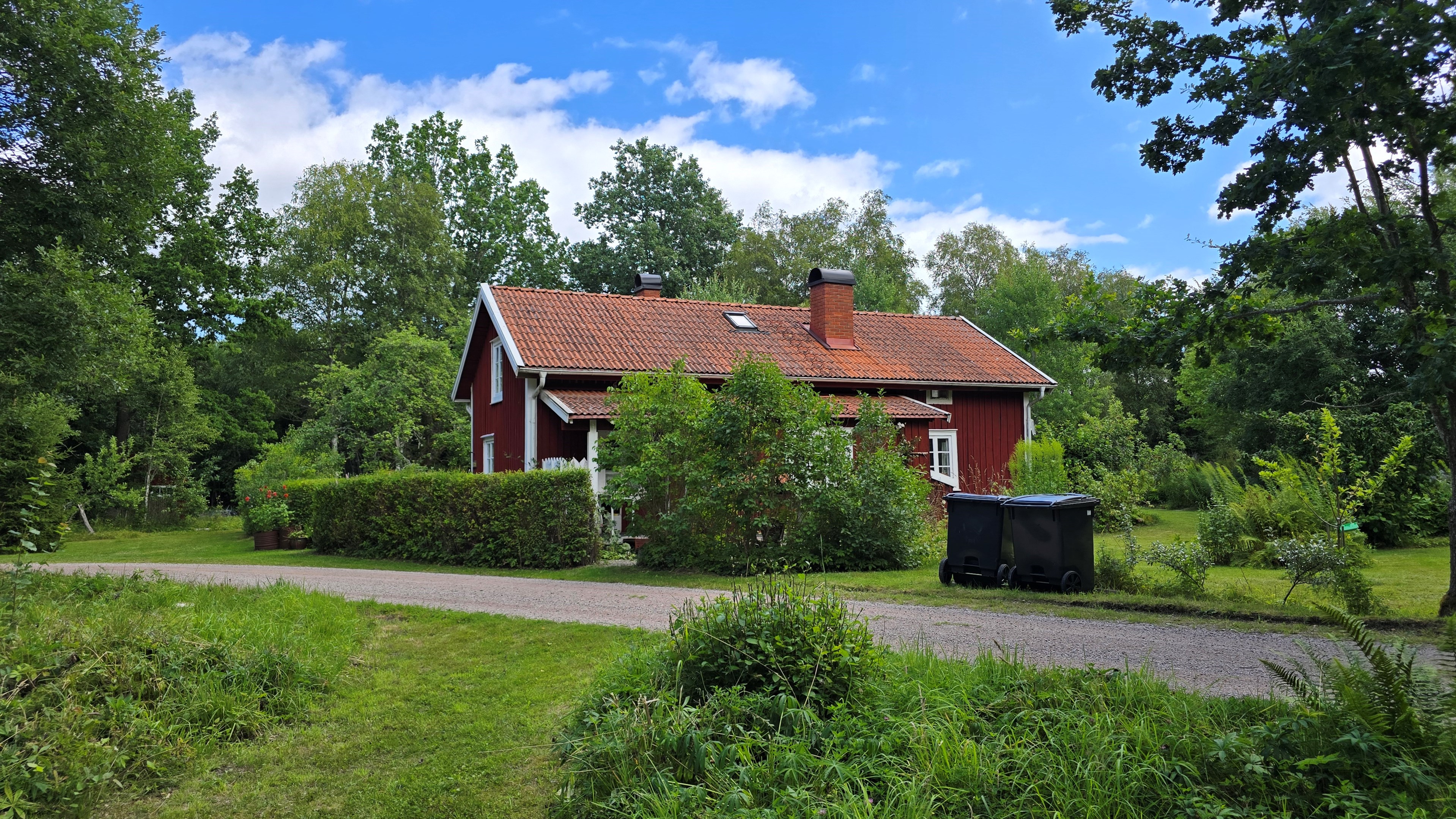 021 1_hus_huset-sett-fran-vagen