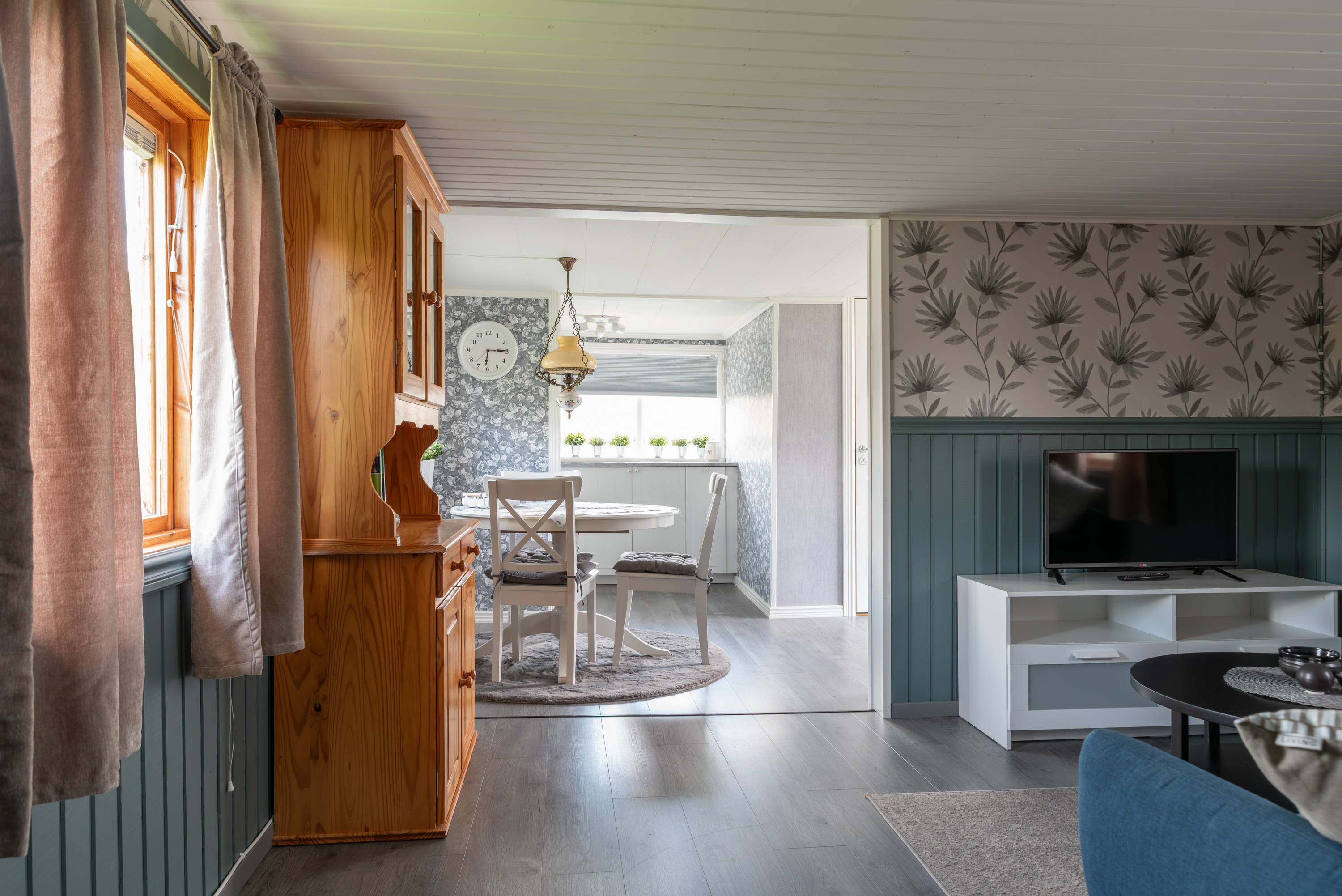 Bostadsbild från Nionde kolonistigen 11, Till salu i Hälla, Västerås