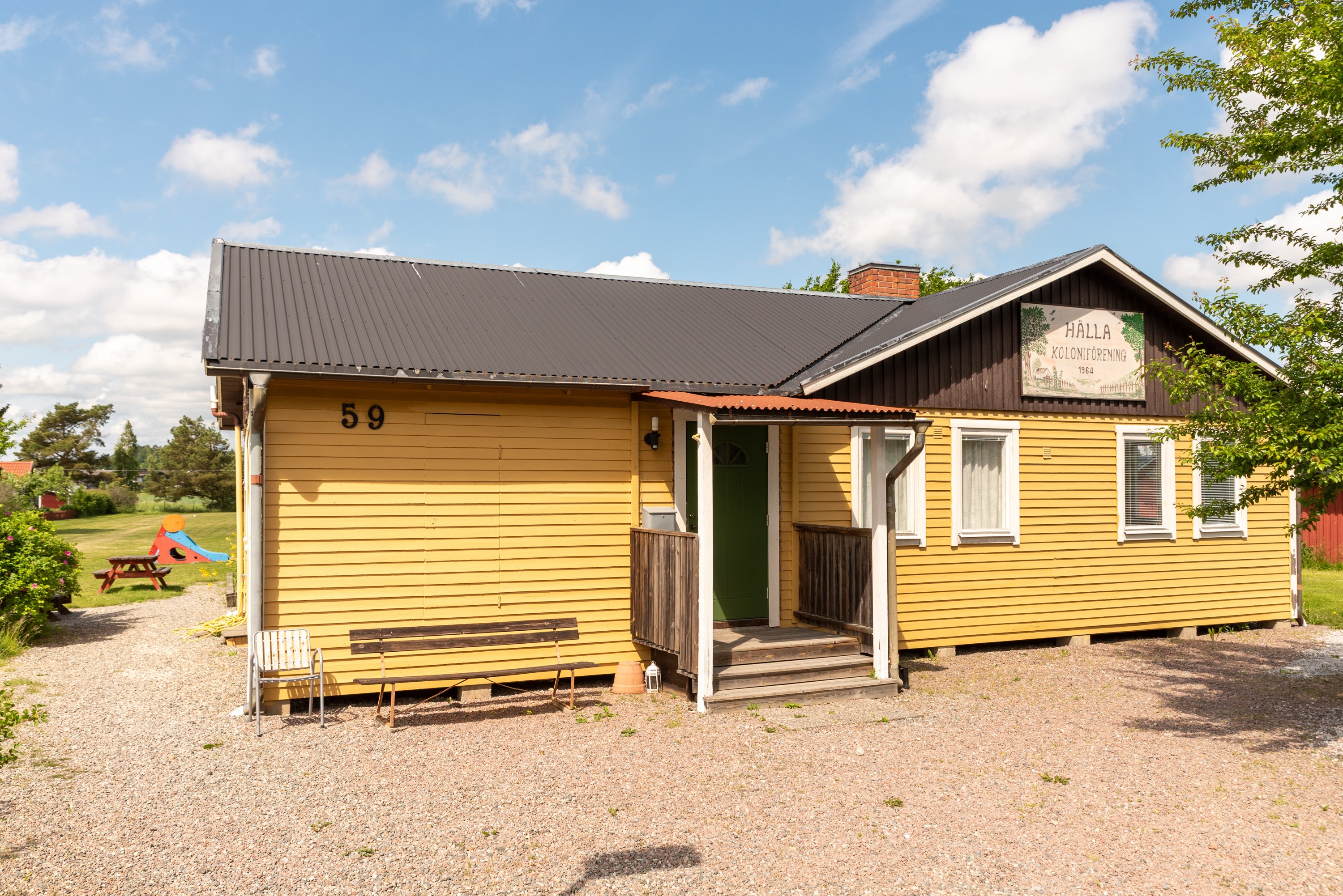 Bostadsbild från Nionde kolonistigen 11, Till salu i Hälla, Västerås