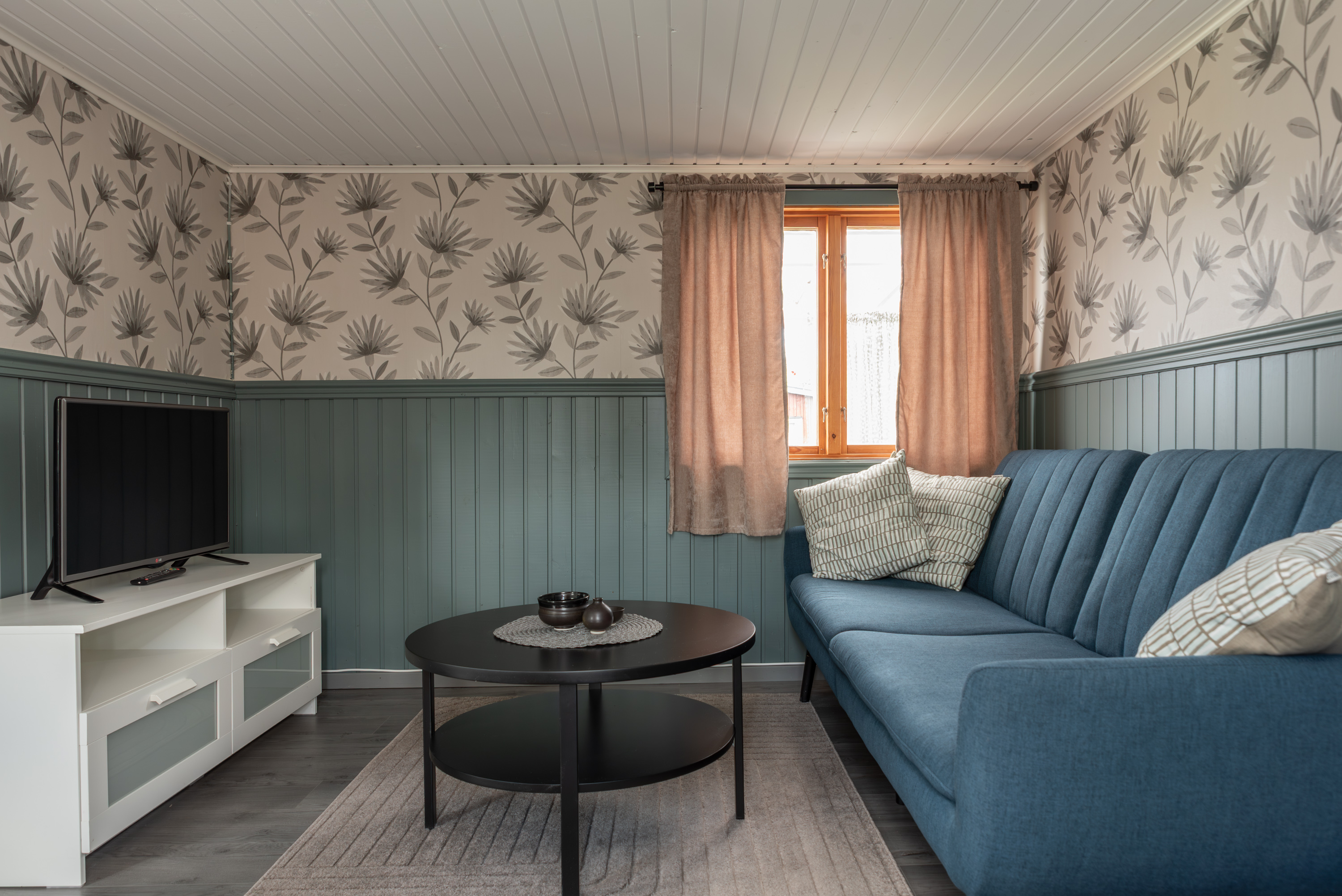 Bostadsbild från Nionde kolonistigen 11, Till salu i Hälla, Västerås