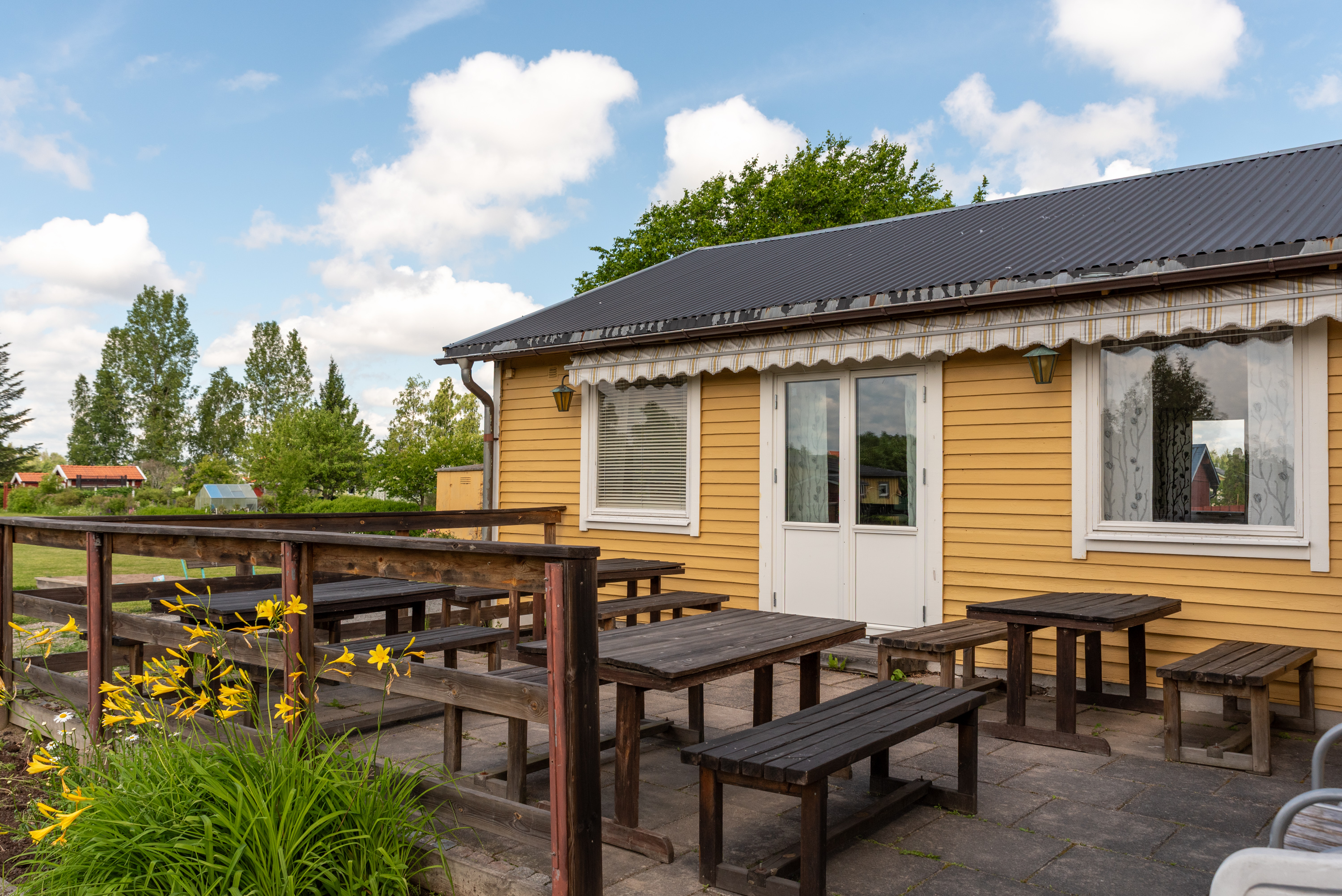 Bostadsbild från Nionde kolonistigen 11, Till salu i Hälla, Västerås