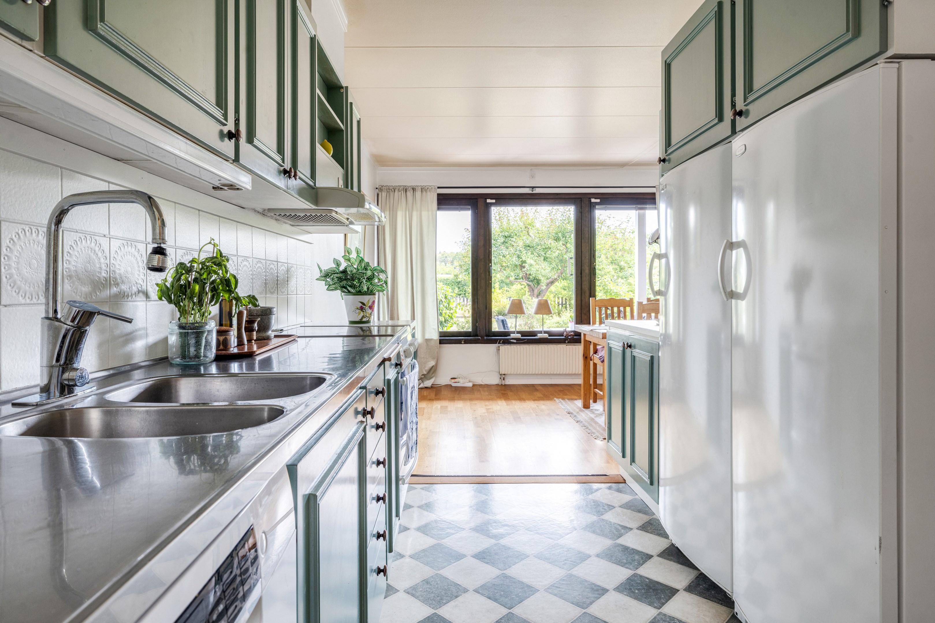 Bostadsbild från Bonadsvägen 9, Till salu i Nåntuna, Uppsala