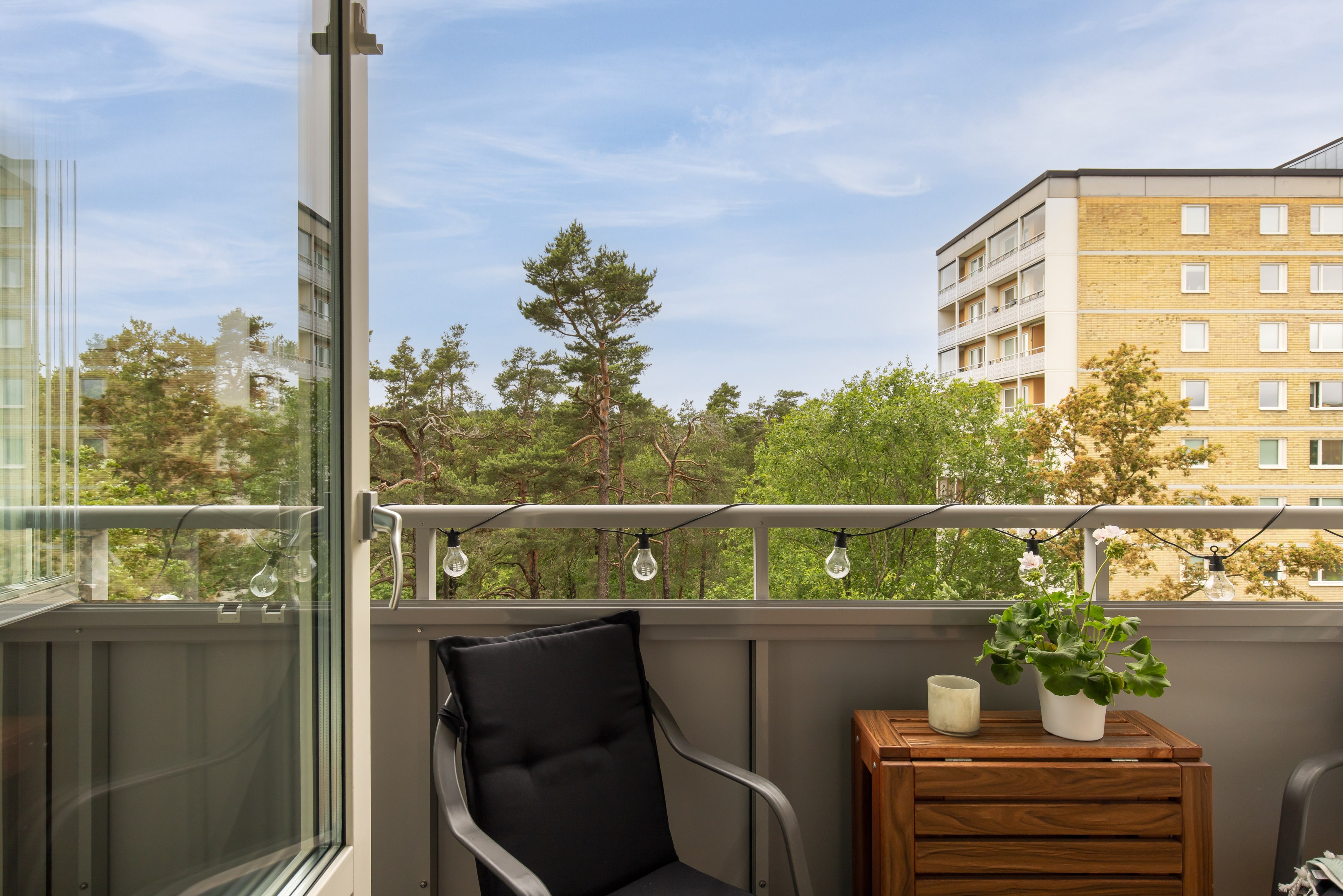 Bostadsbild från Oxelvägen 49, Kommande i Älta, Nacka
