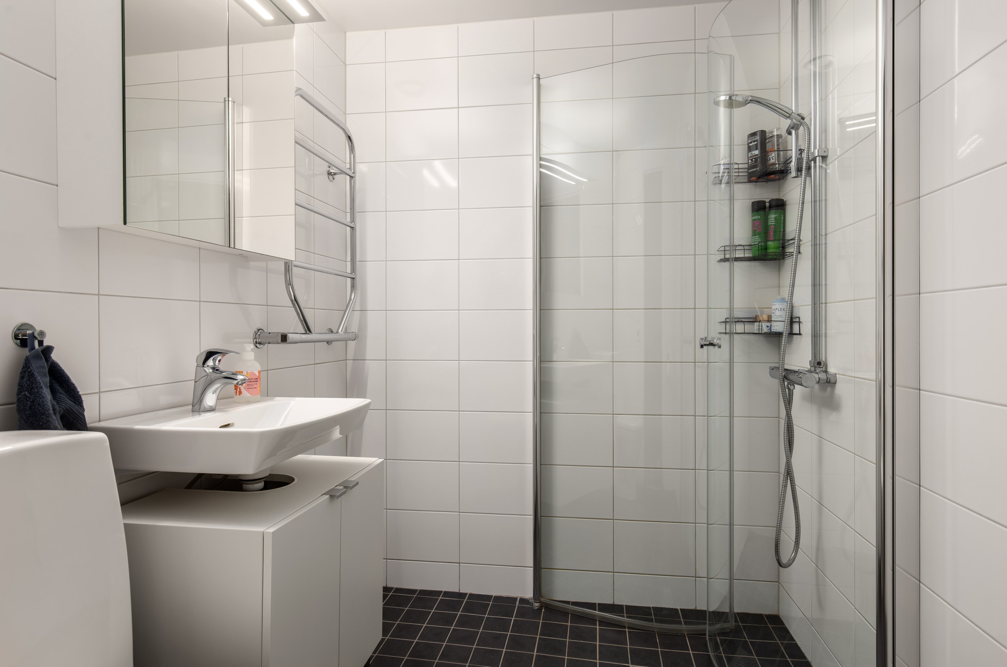 Bostadsbild från Oxelvägen 51, Till salu i Älta, Nacka