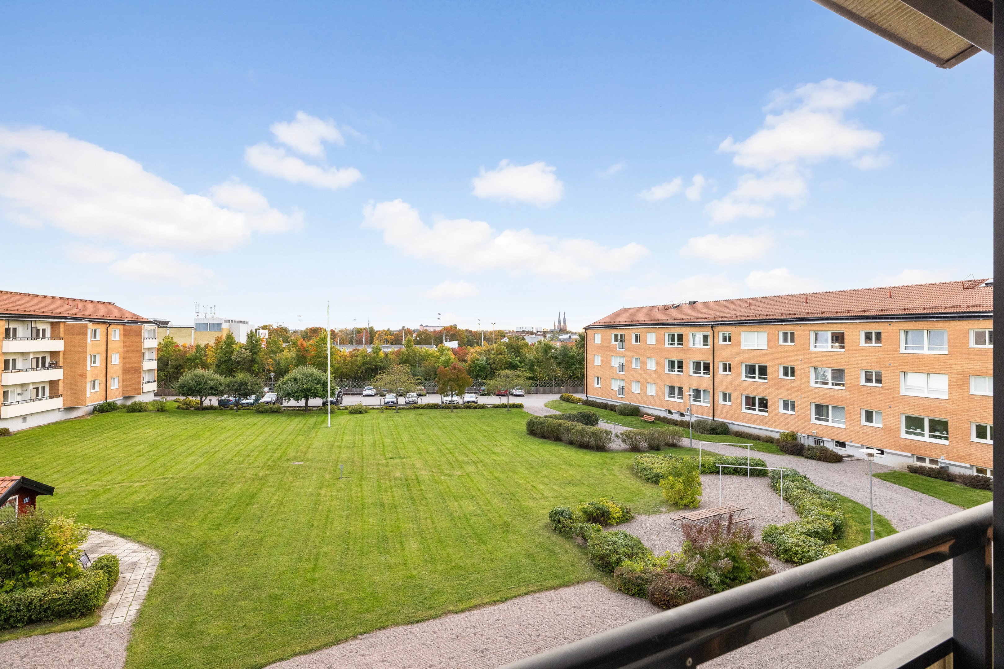 Bostadsbild från Årstagatan 15, Till salu i Salabacke, Uppsala