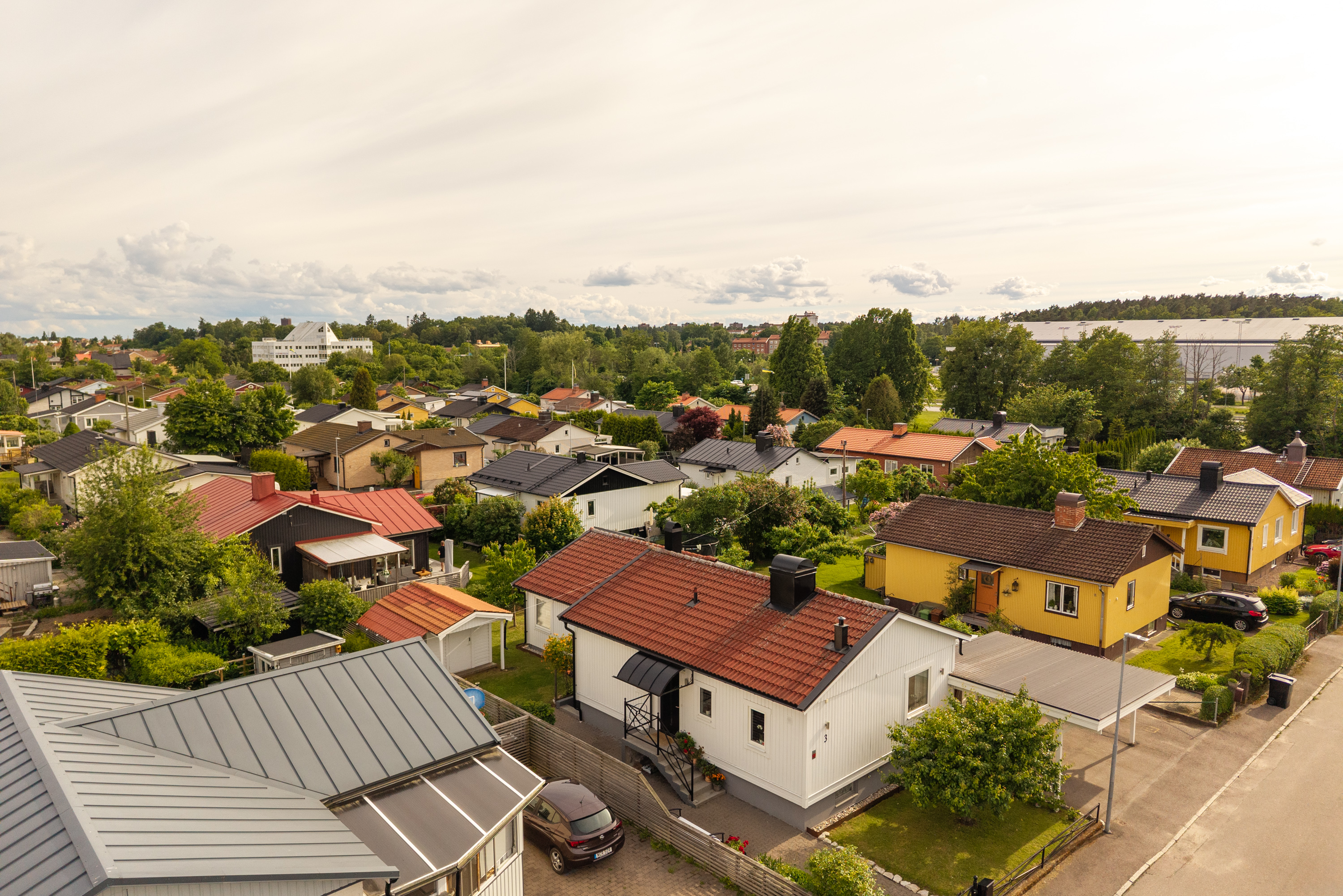 Bostadsbild från Domherrevägen 3, Såld i Vega, Västerås