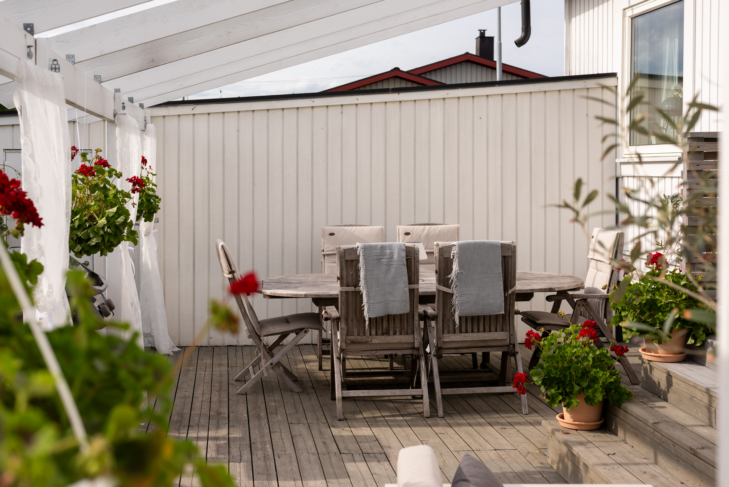 Bostadsbild från Domherrevägen 3, Såld i Vega, Västerås