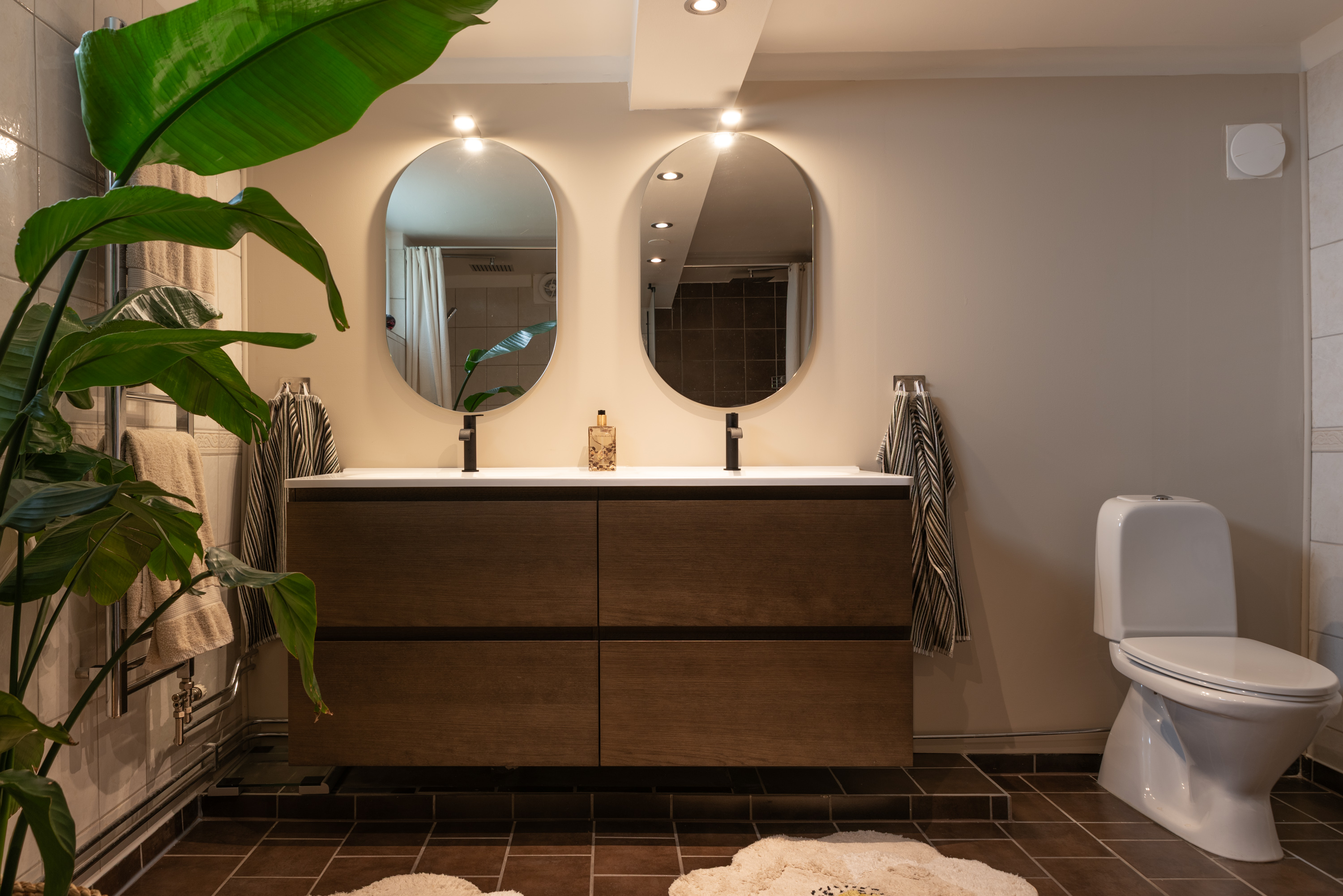 Bostadsbild från Domherrevägen 3, Såld i Vega, Västerås