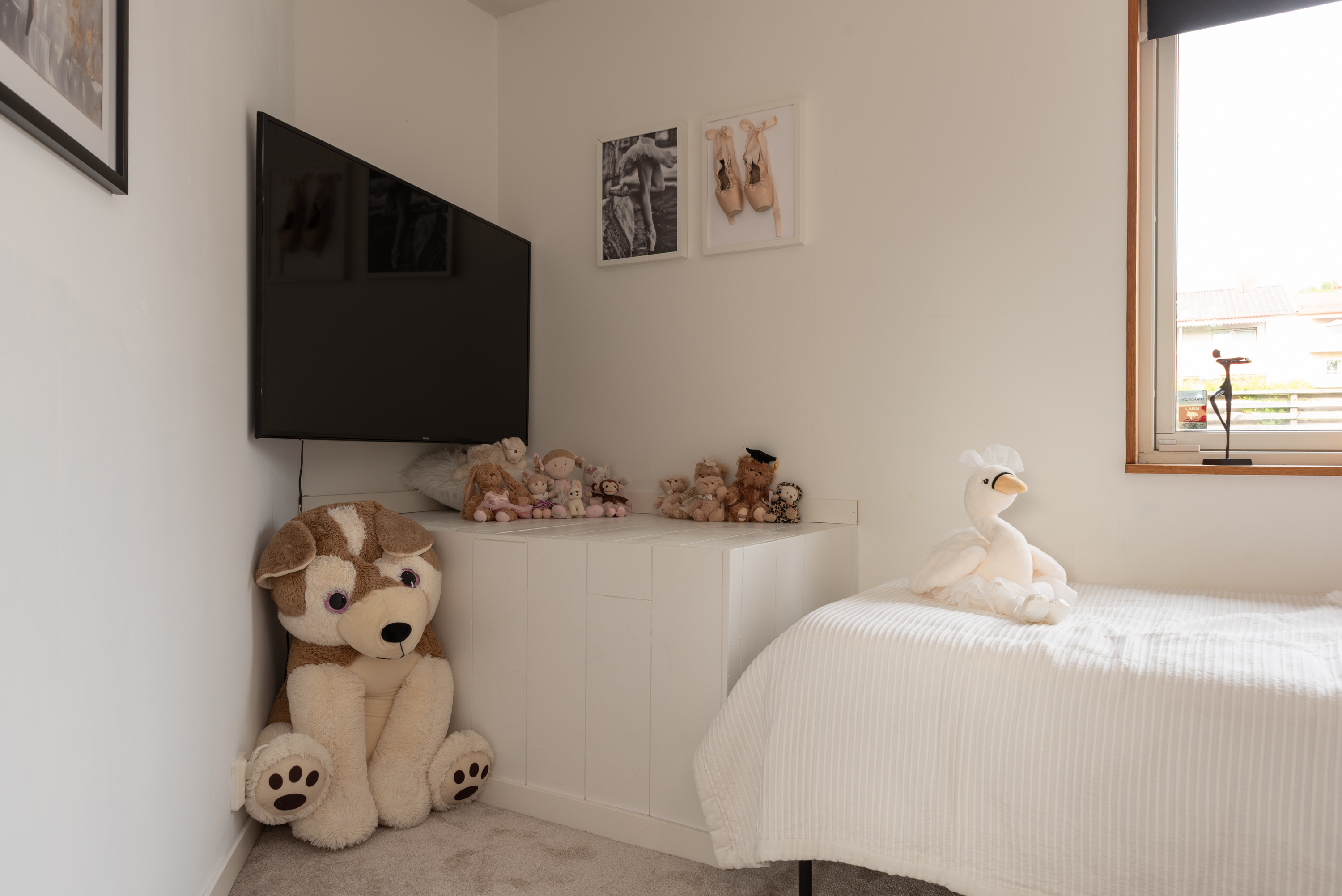 Bostadsbild från Domherrevägen 3, Såld i Vega, Västerås