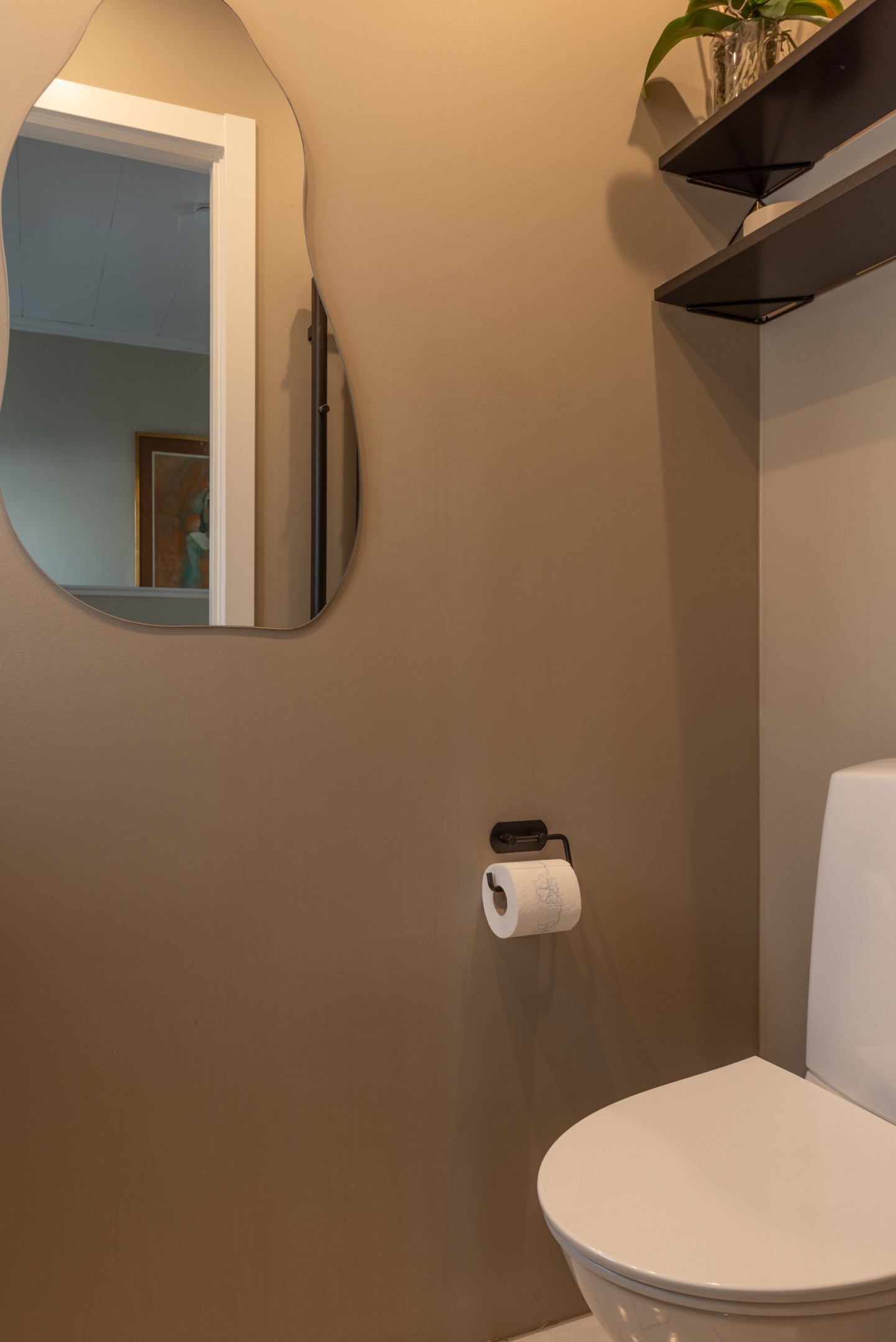 Bostadsbild från Domherrevägen 3, Såld i Vega, Västerås