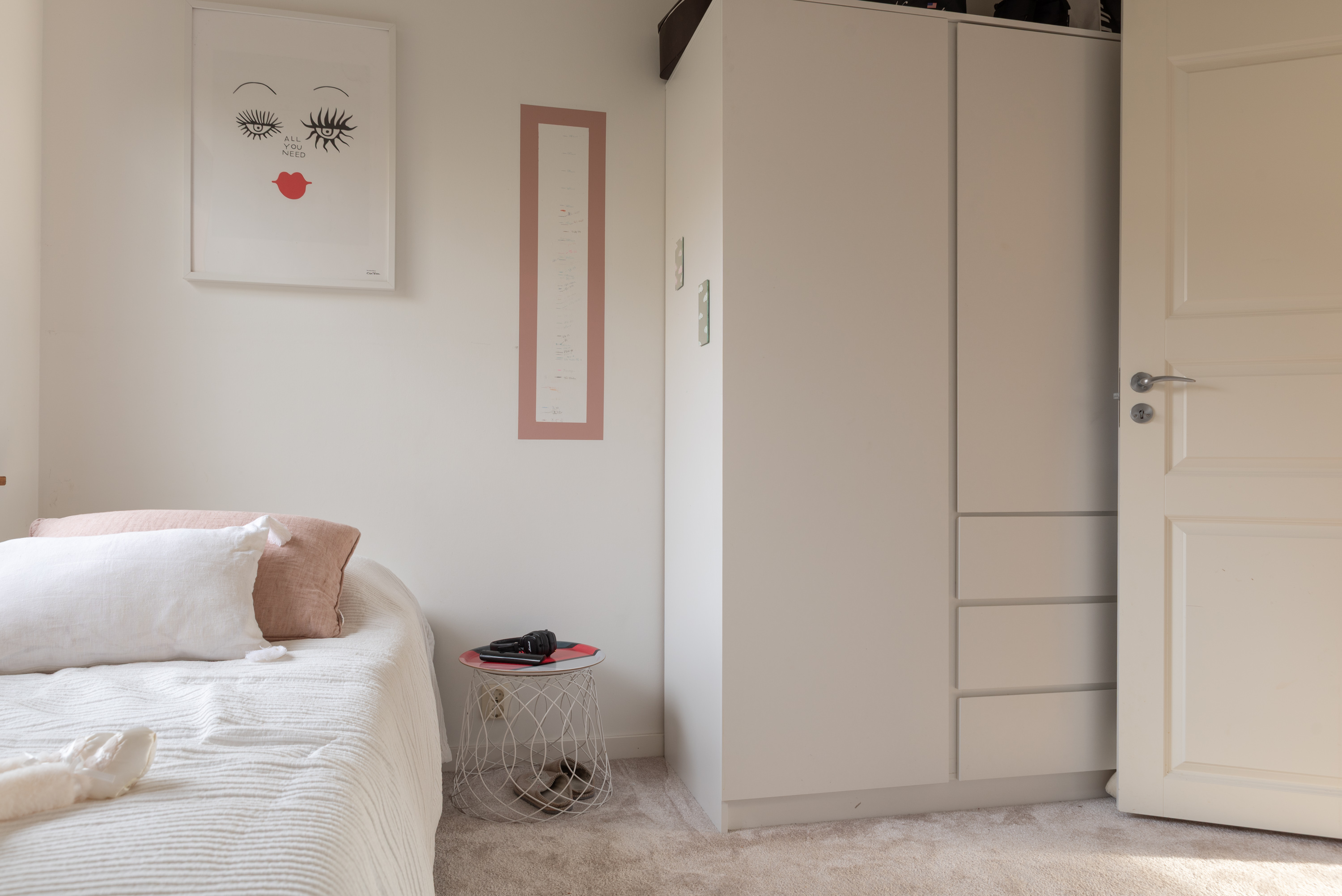 Bostadsbild från Domherrevägen 3, Såld i Vega, Västerås