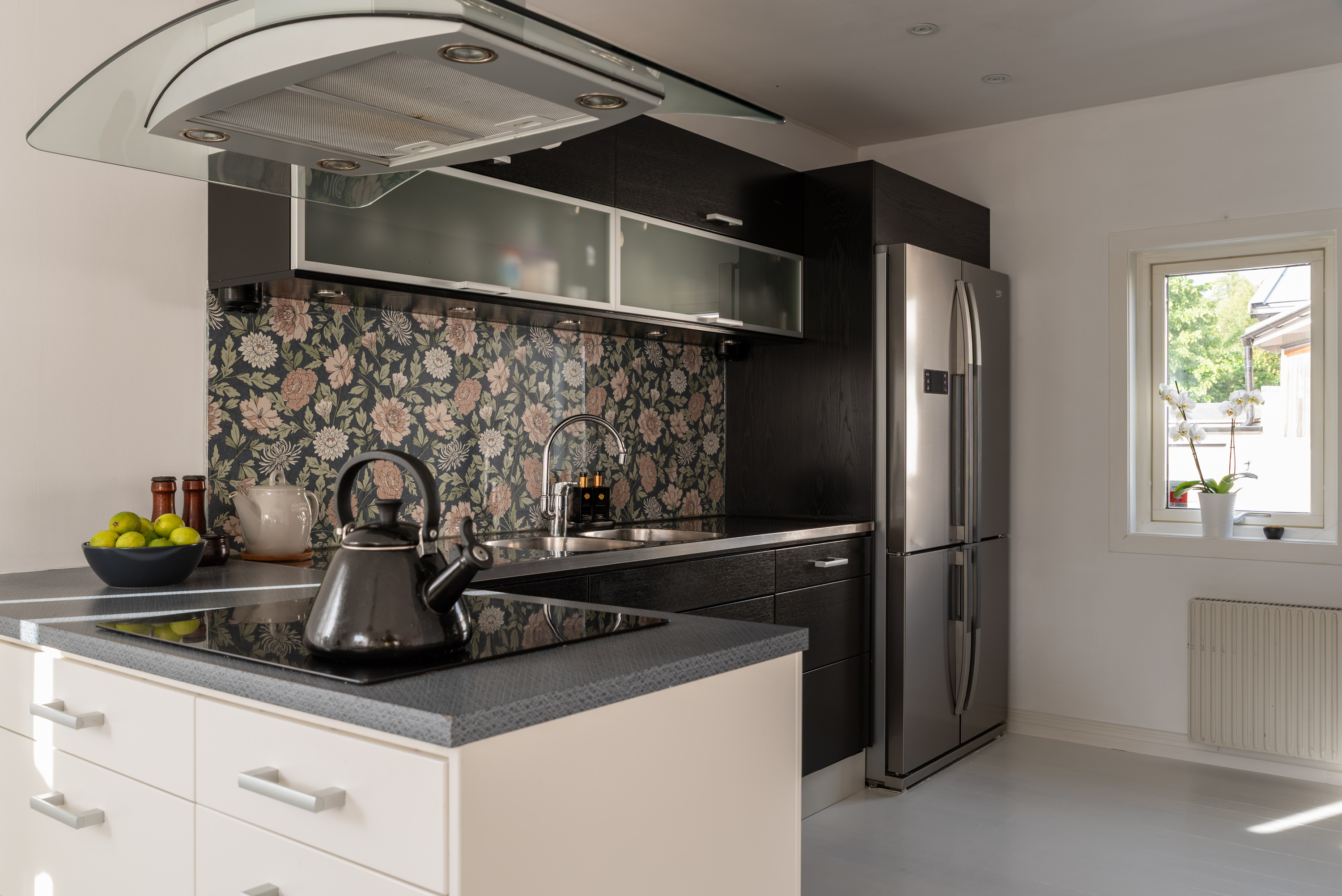 Bostadsbild från Domherrevägen 3, Såld i Vega, Västerås