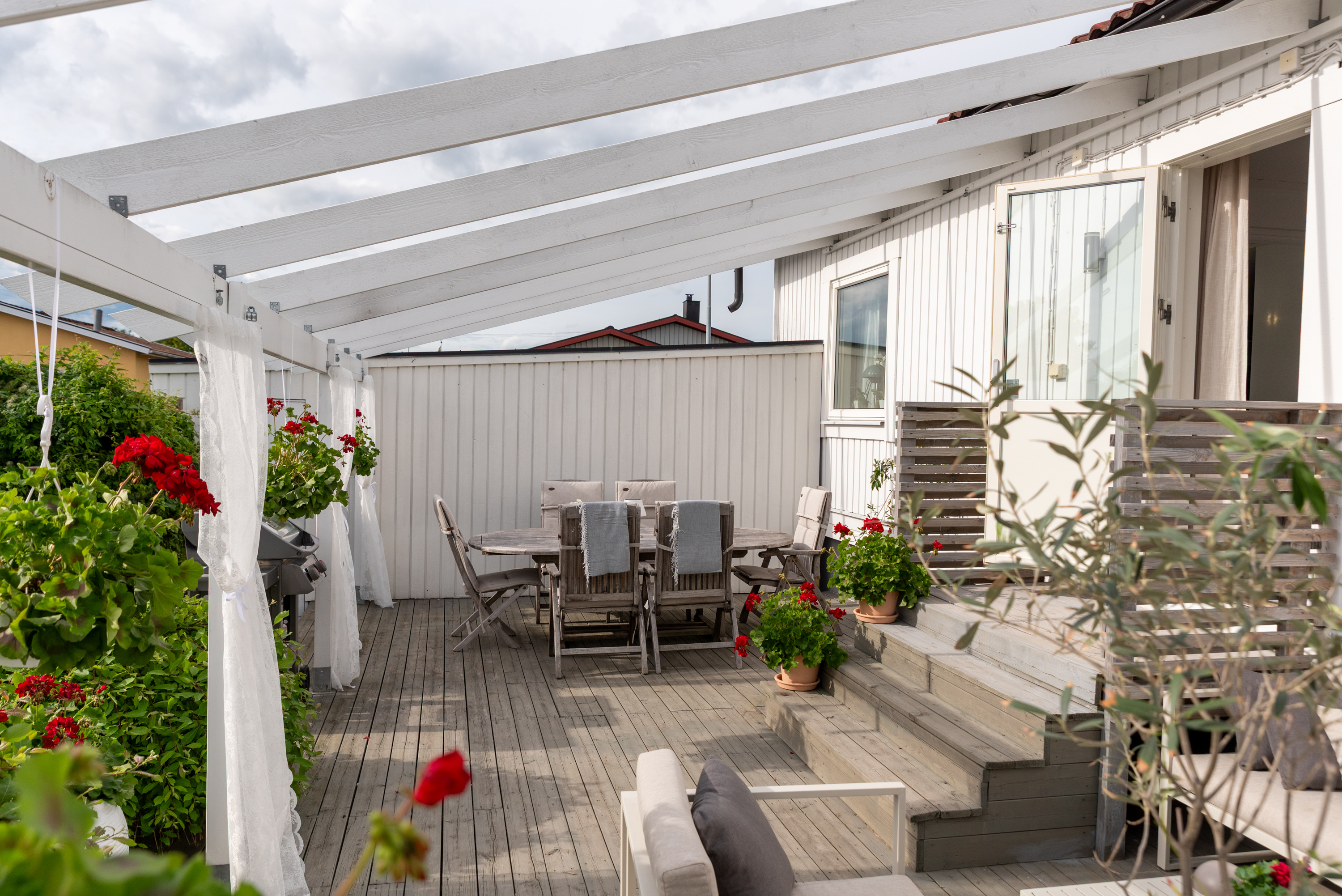 Bostadsbild från Domherrevägen 3, Såld i Vega, Västerås