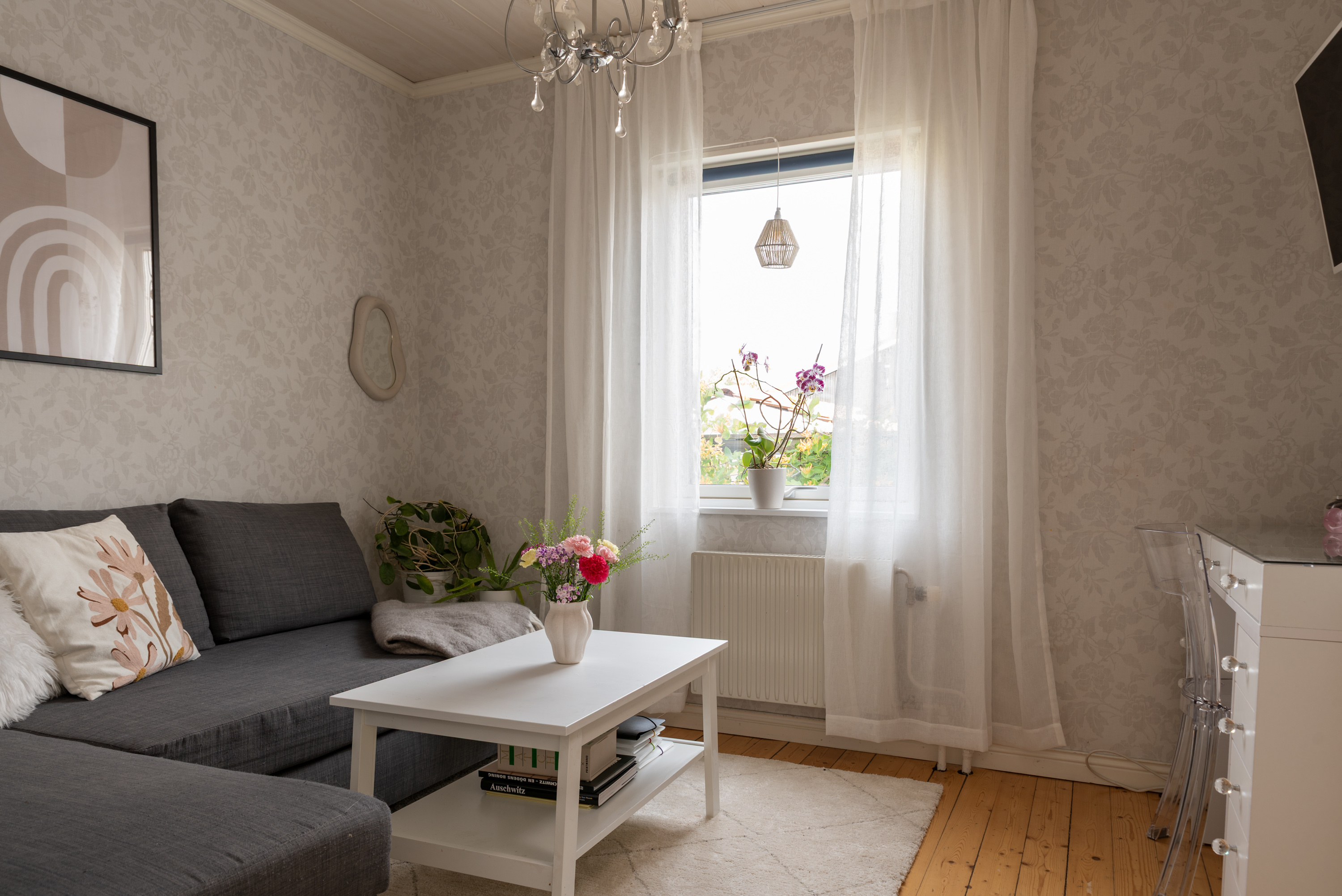 Bostadsbild från Domherrevägen 3, Såld i Vega, Västerås
