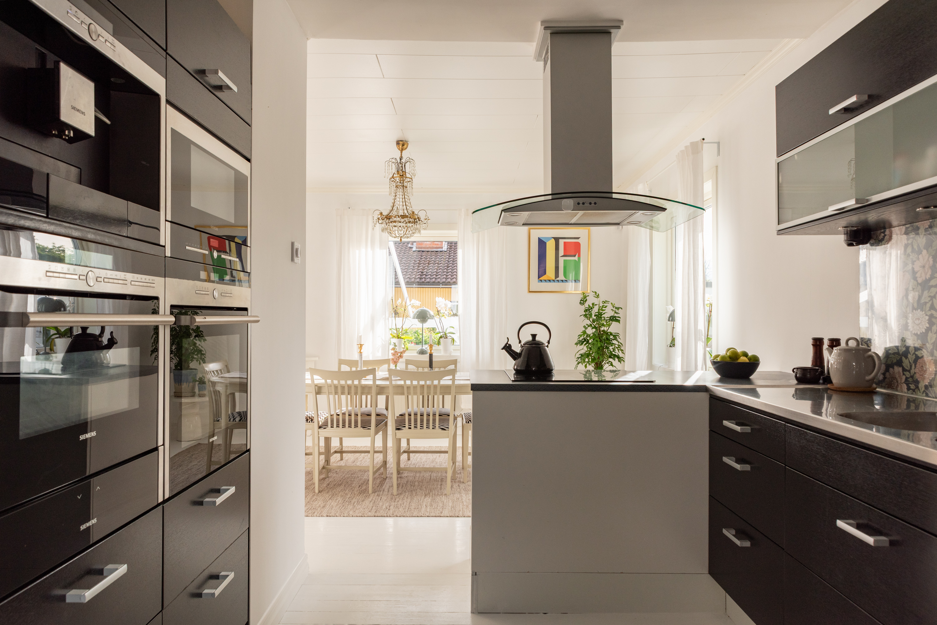 Bostadsbild från Domherrevägen 3, Såld i Vega, Västerås