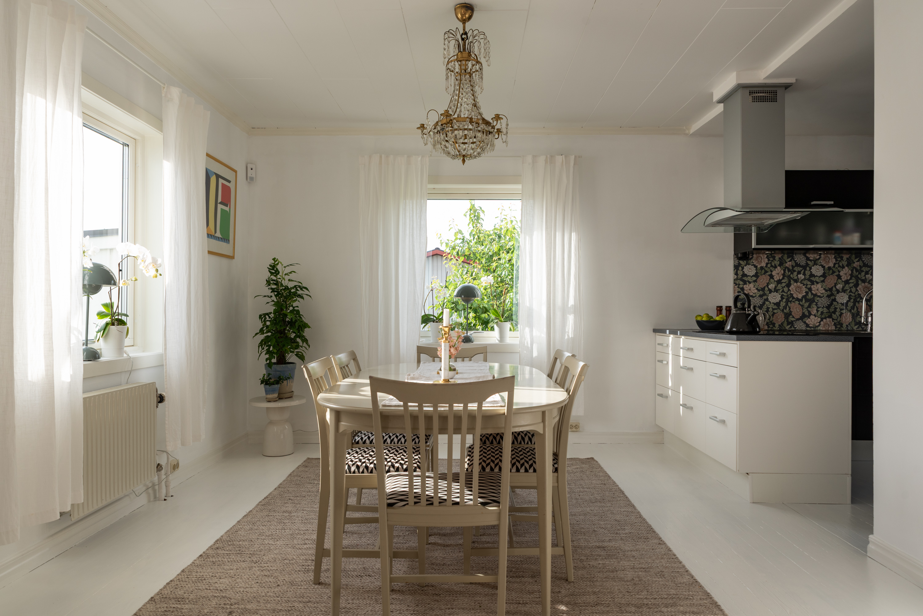 Bostadsbild från Domherrevägen 3, Såld i Vega, Västerås