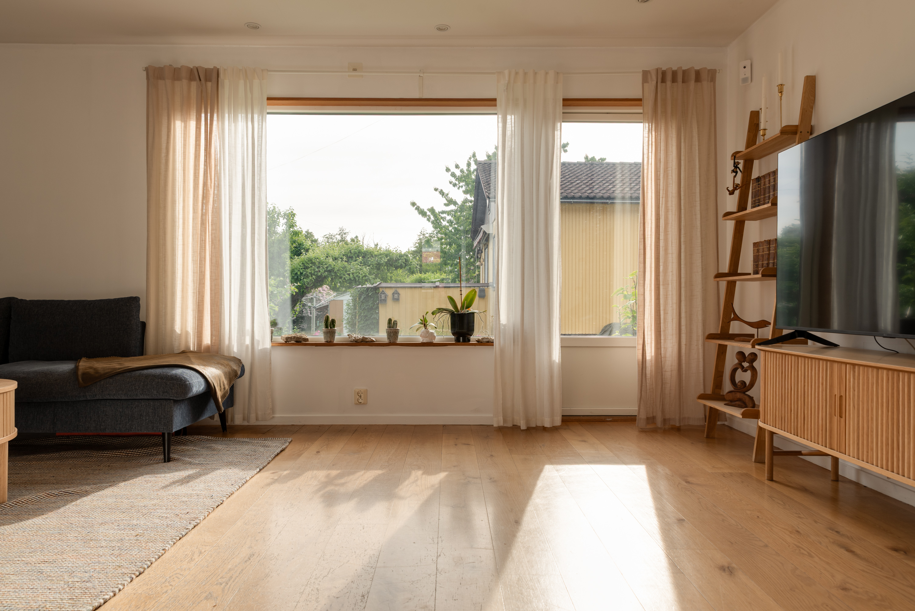 Bostadsbild från Domherrevägen 3, Såld i Vega, Västerås