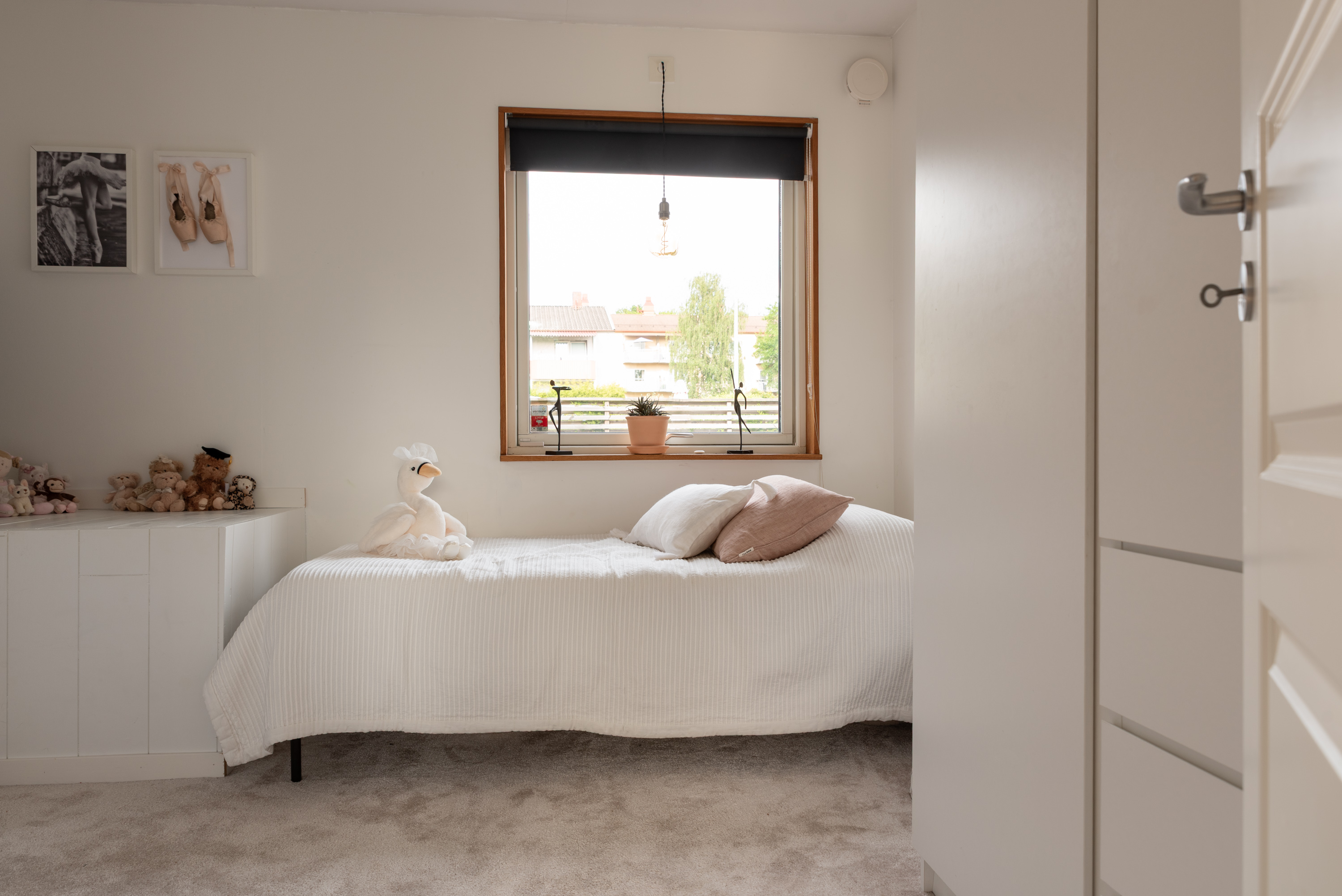 Bostadsbild från Domherrevägen 3, Såld i Vega, Västerås