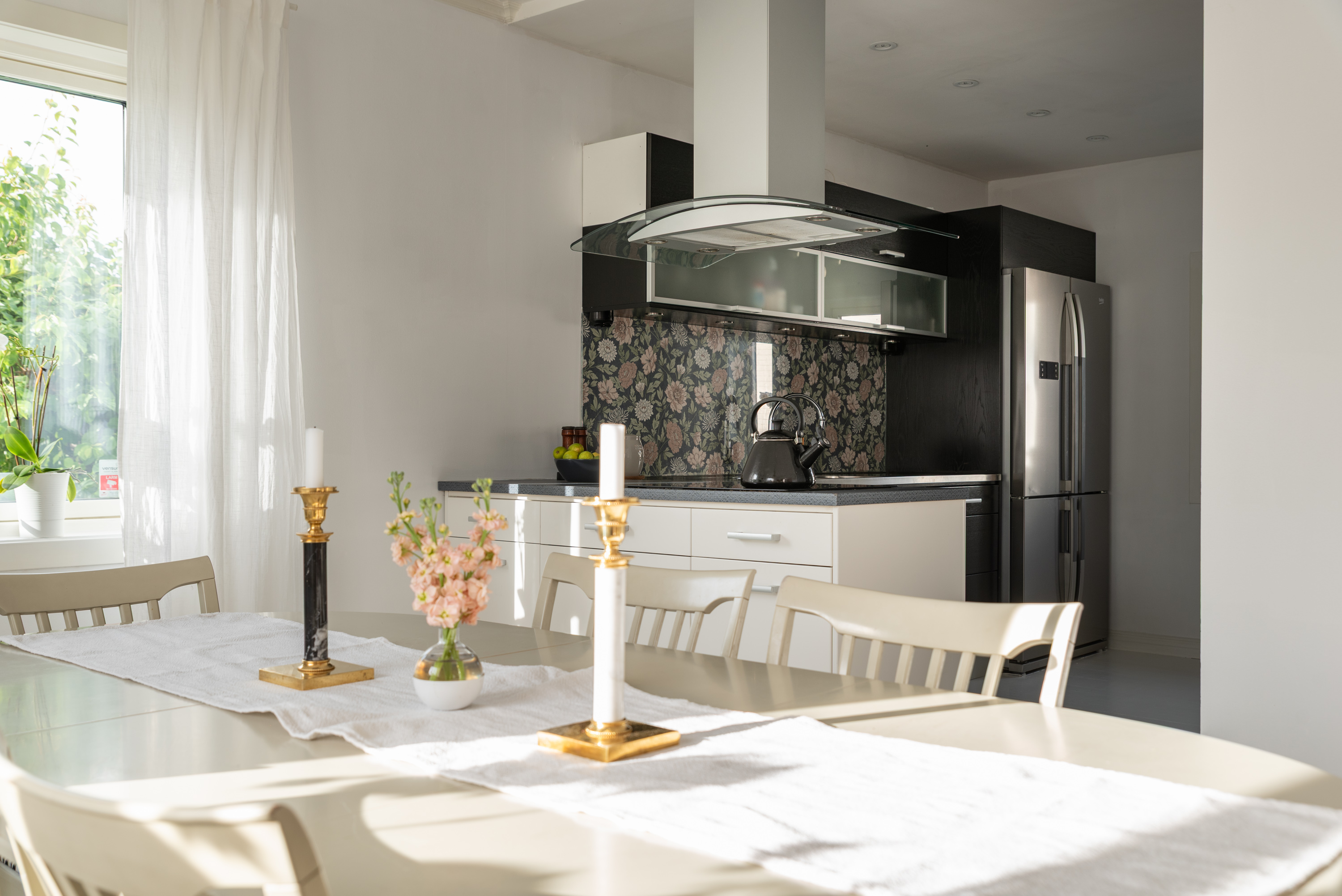 Bostadsbild från Domherrevägen 3, Såld i Vega, Västerås