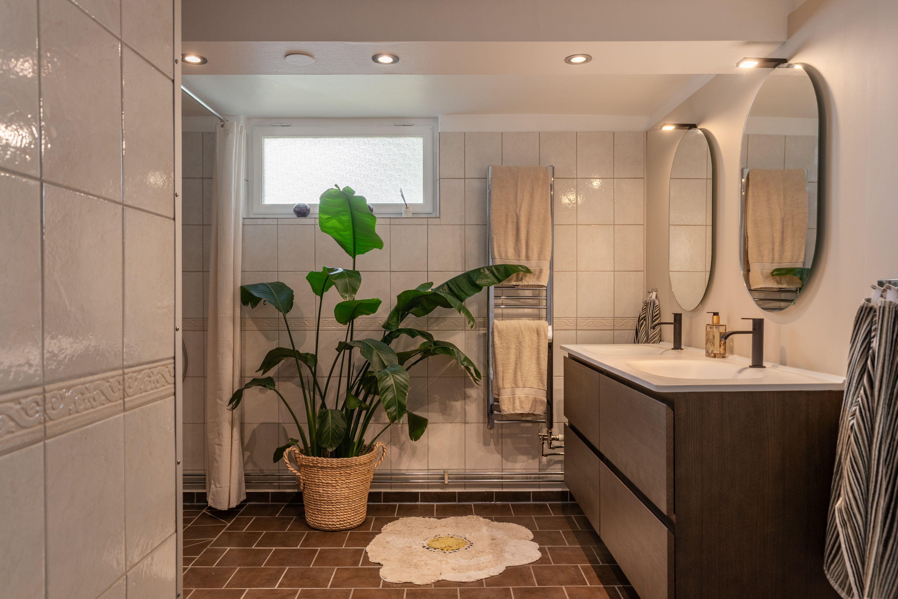 Bostadsbild från Domherrevägen 3, Såld i Vega, Västerås