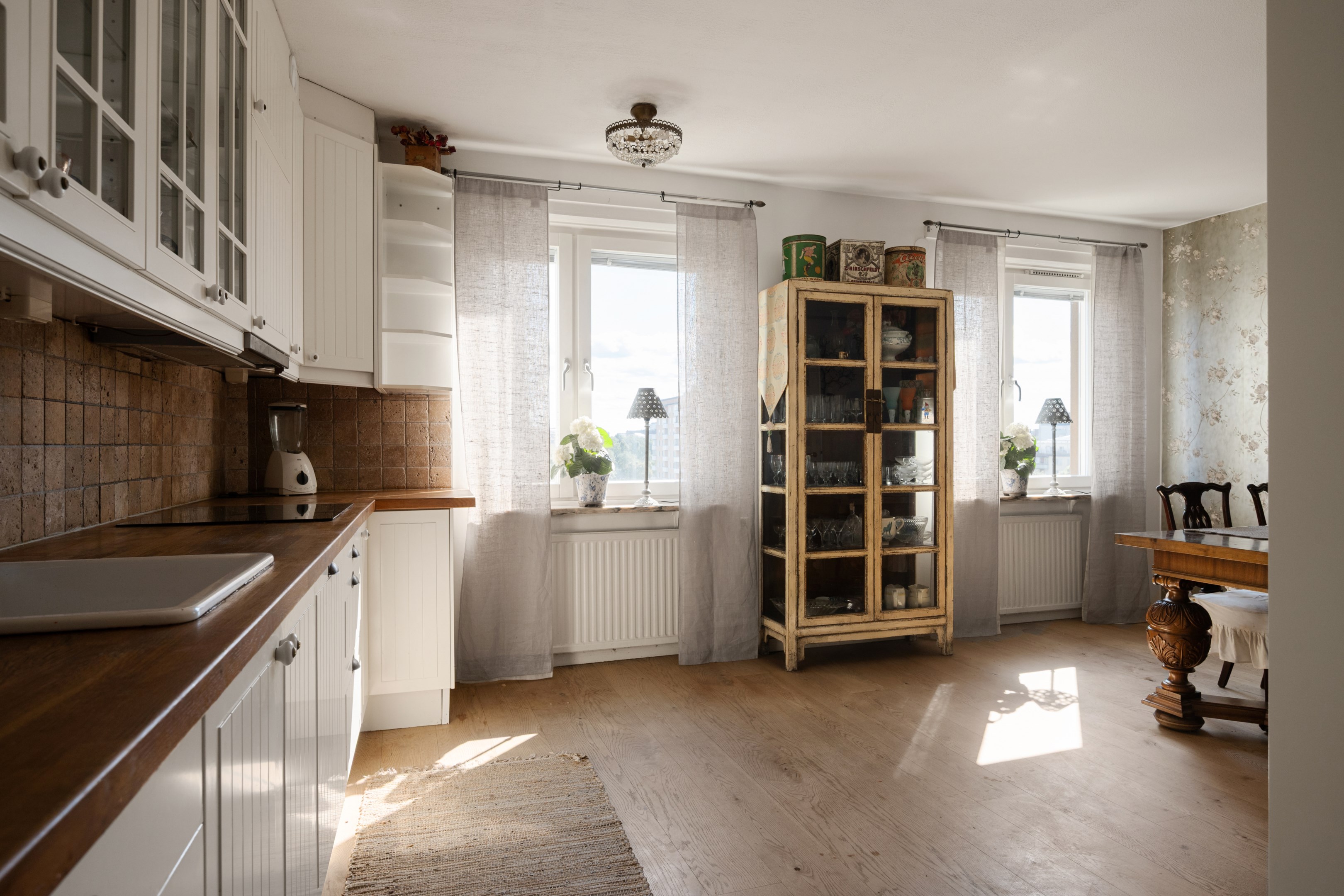 Bostadsbild från Nybodagatan 7, 9 tr, Såld i Solna - Skytteholm, Solna