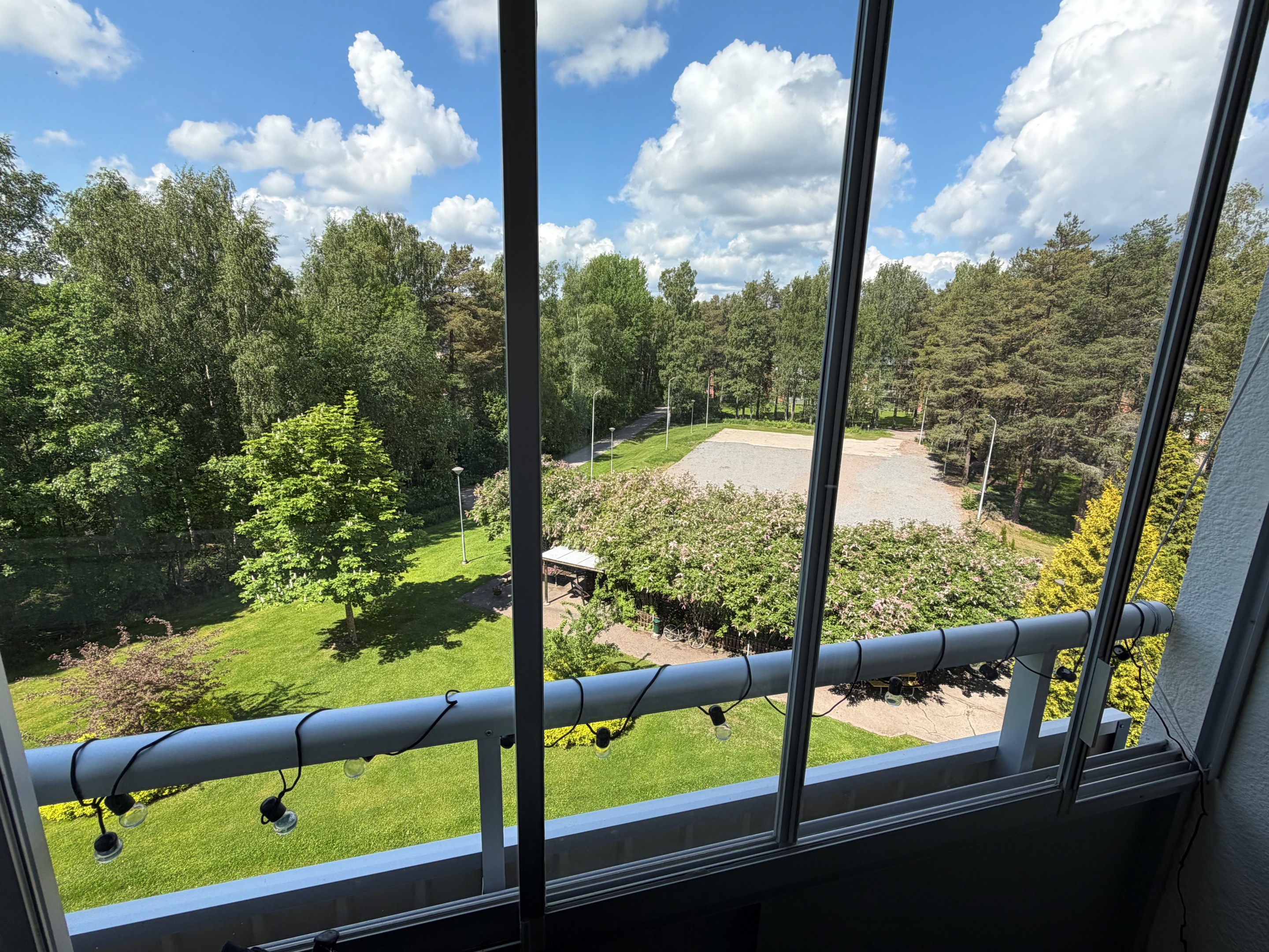Utsikt från inglasade balkongen