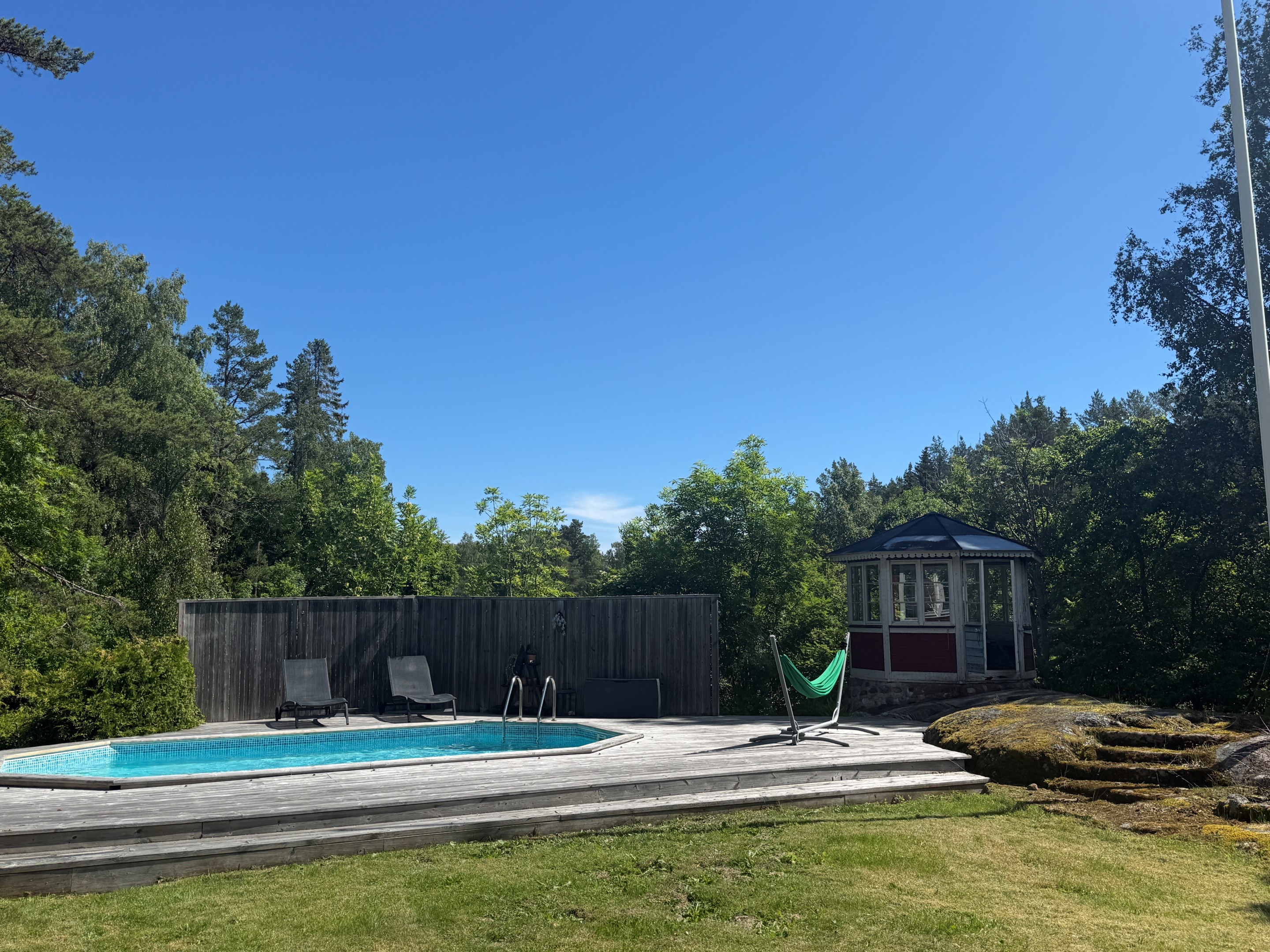 11. Pool
