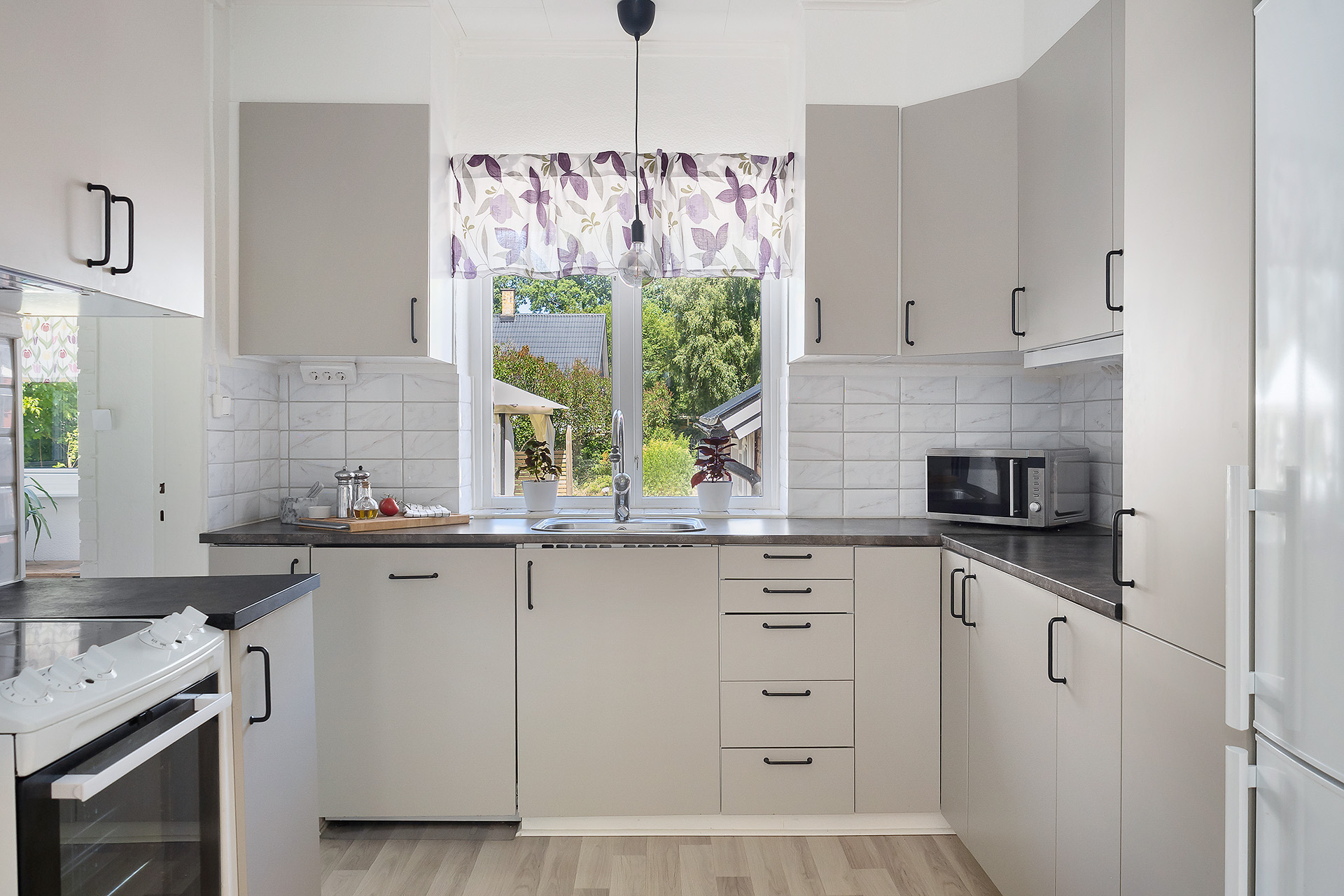 Gott om bänkyta - lucka Havstorn från Ikea