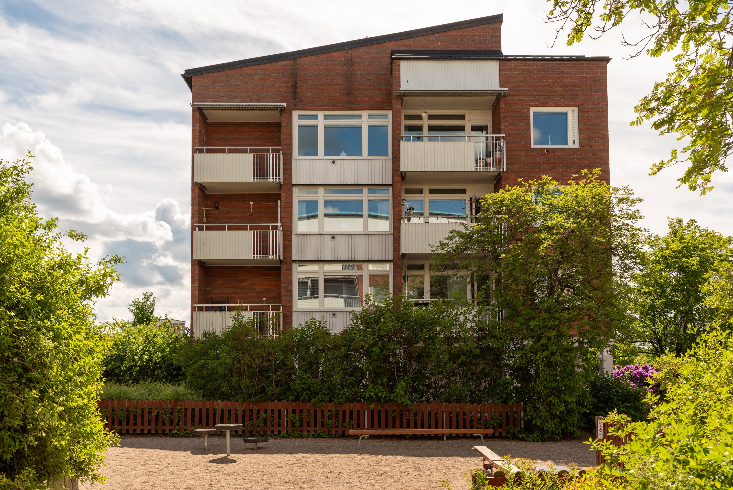 Bostadsbild från Bangatan 45, Såld i Nordanby, Västerås