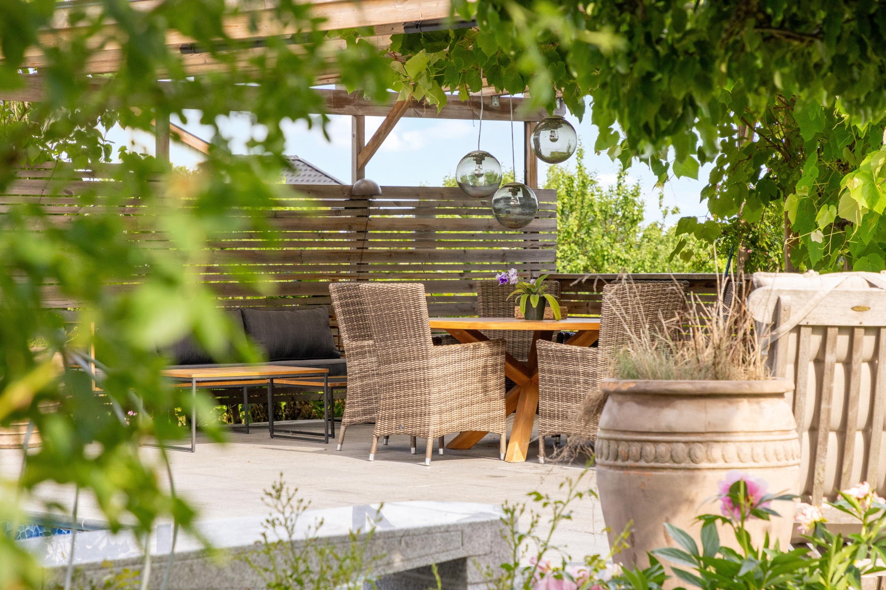 Pergola med sydeuropeisk känsla
