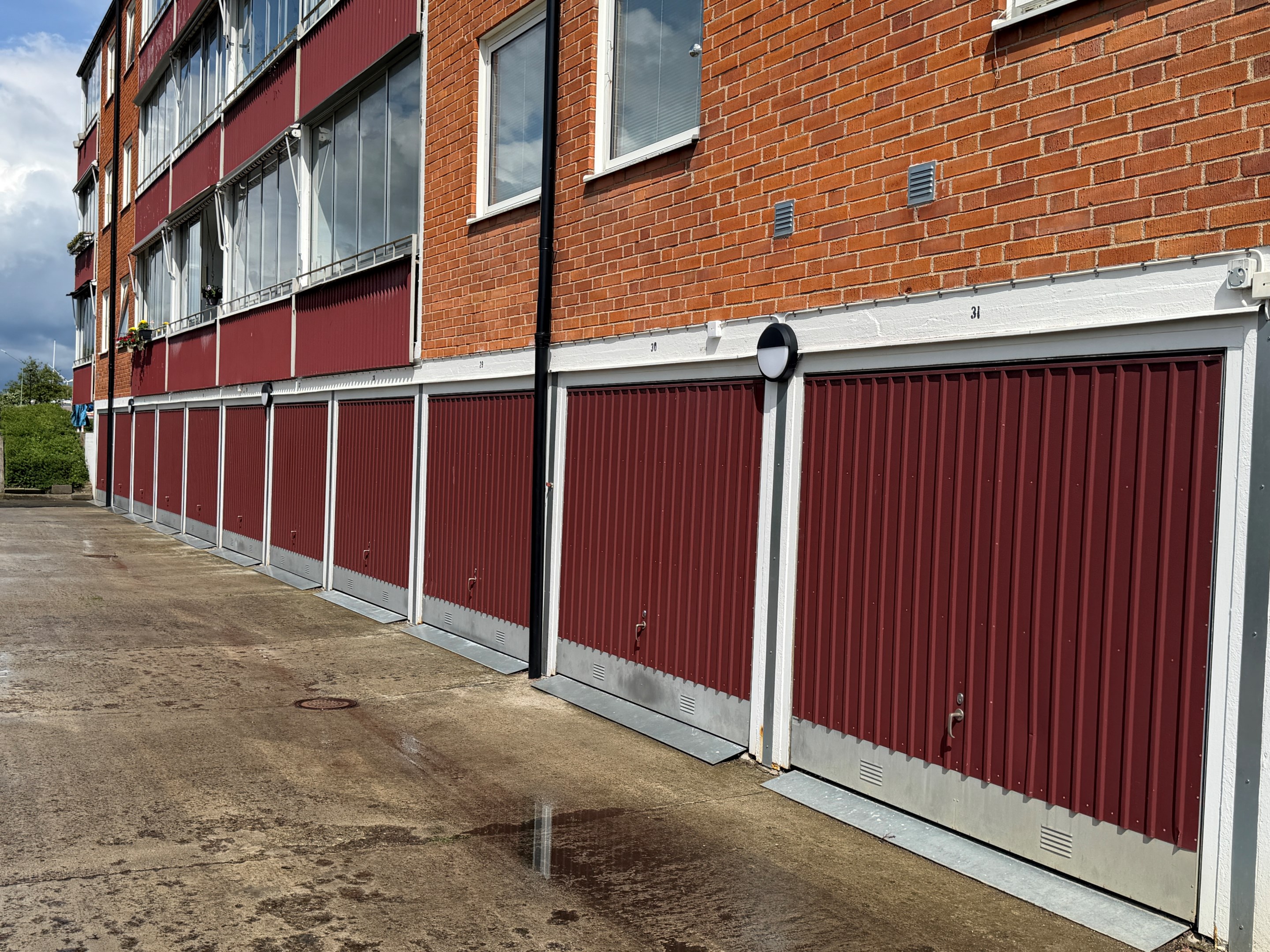 P-plats ingår, garage efter kölista