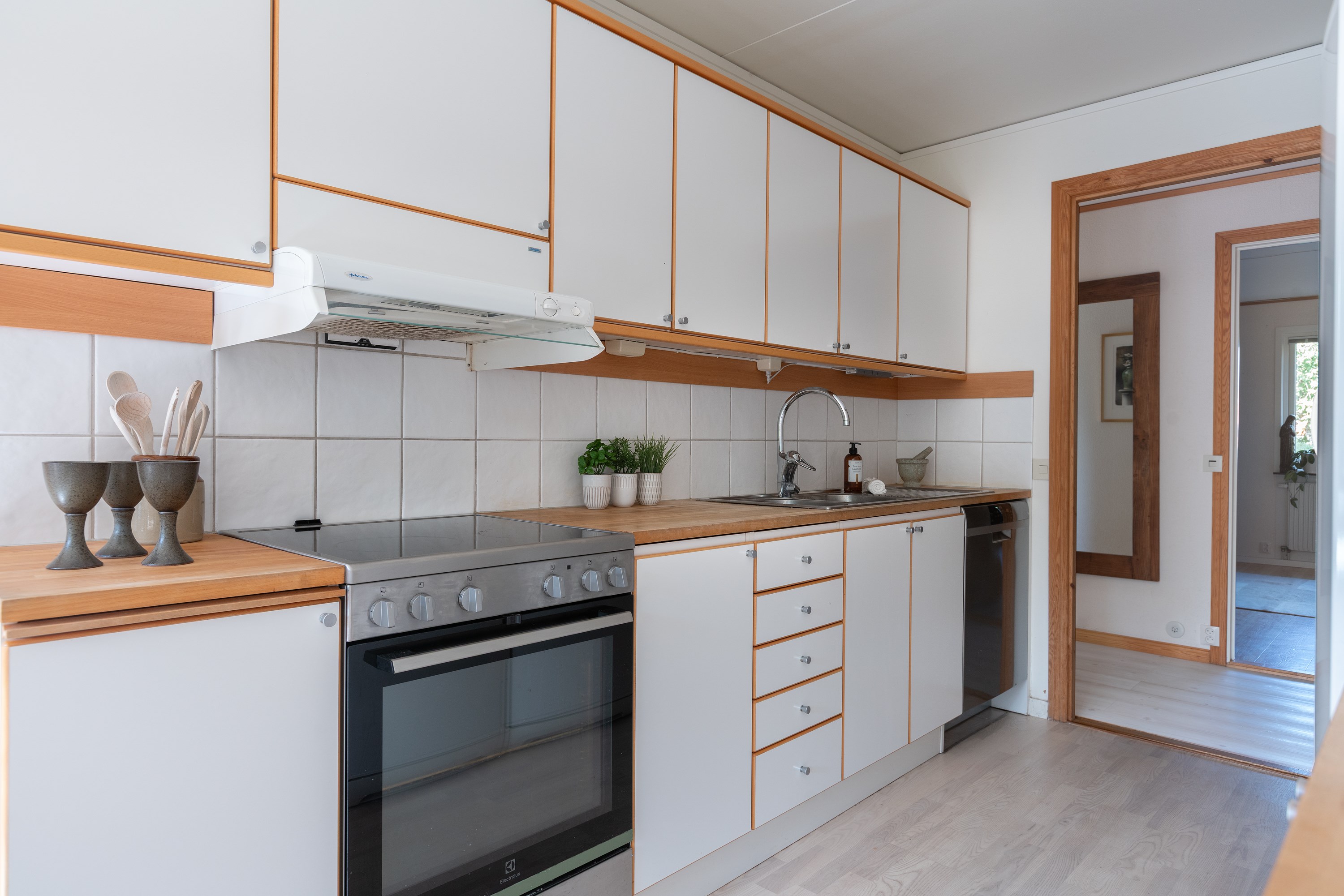 Bostadsbild från Önnemovägen 70, Såld i Tullinge Gård, Botkyrka