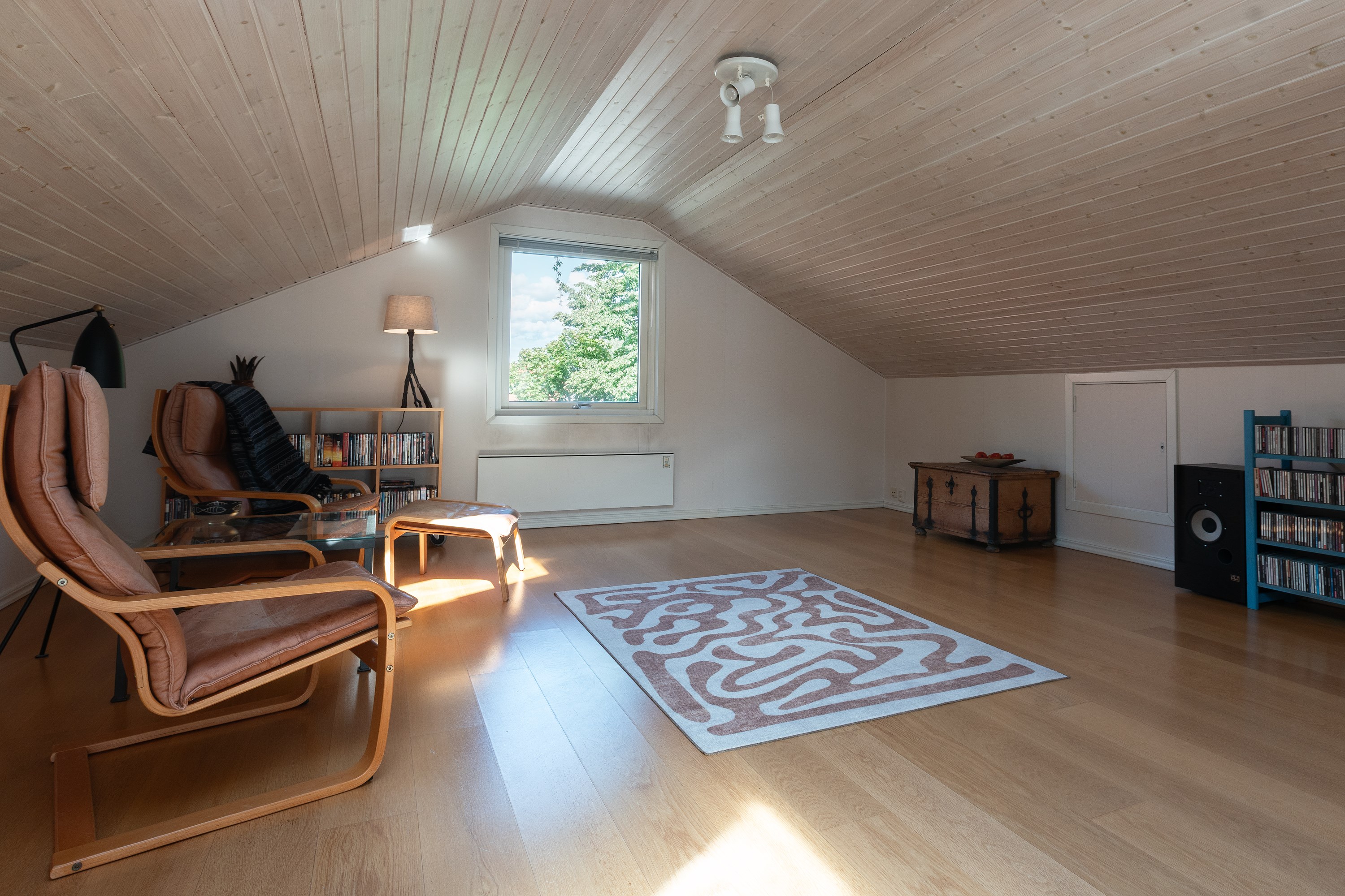 Bostadsbild från Önnemovägen 70, Såld i Tullinge Gård, Botkyrka