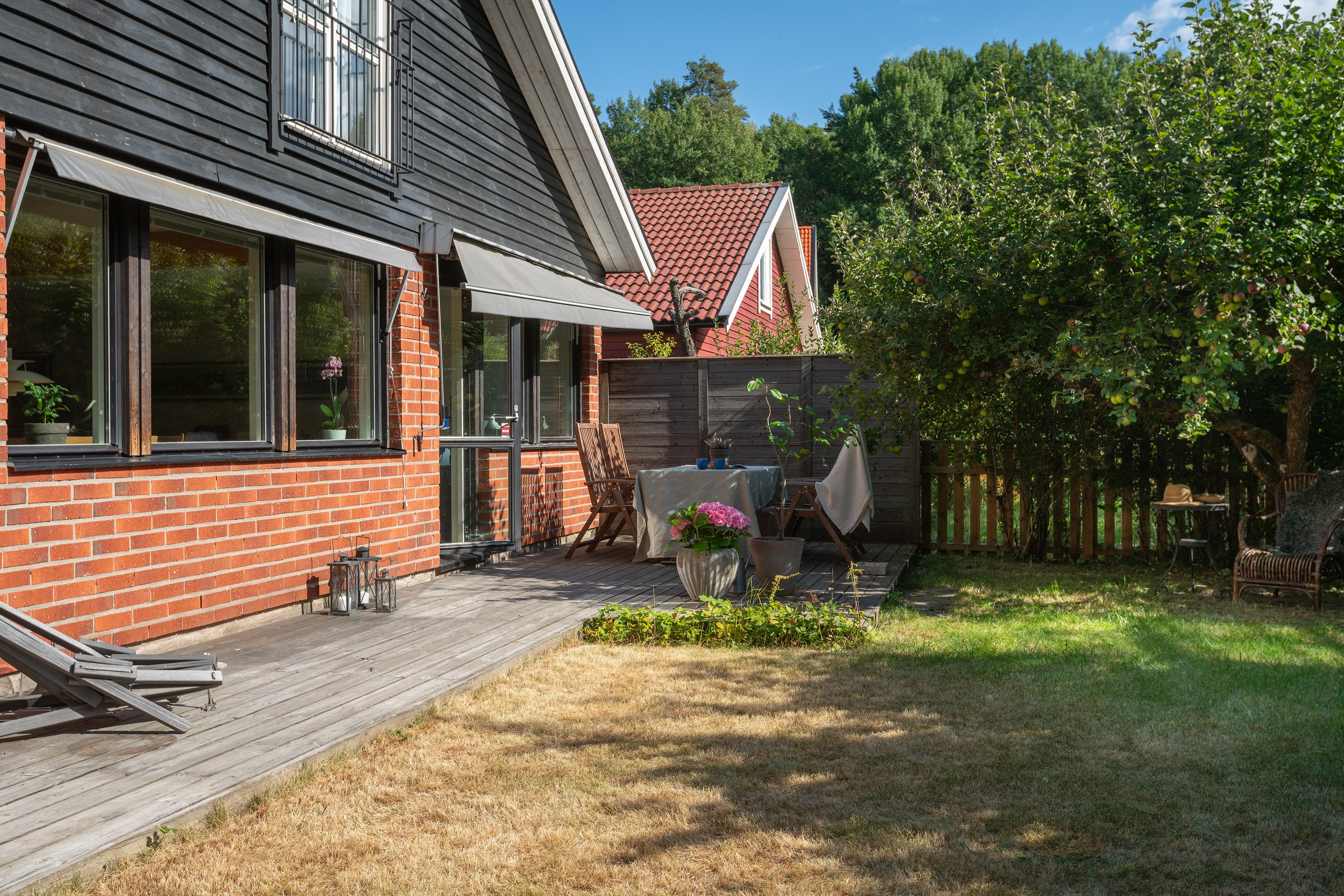 Bostadsbild från Önnemovägen 70, Såld i Tullinge Gård, Botkyrka